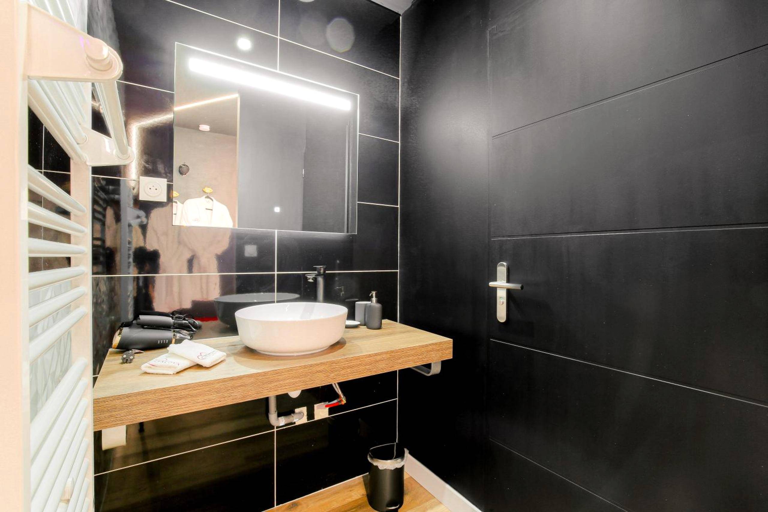 Photo du logement - L'Interdit Suite Luxe Romantique Spa Balneo Sauna Hammam