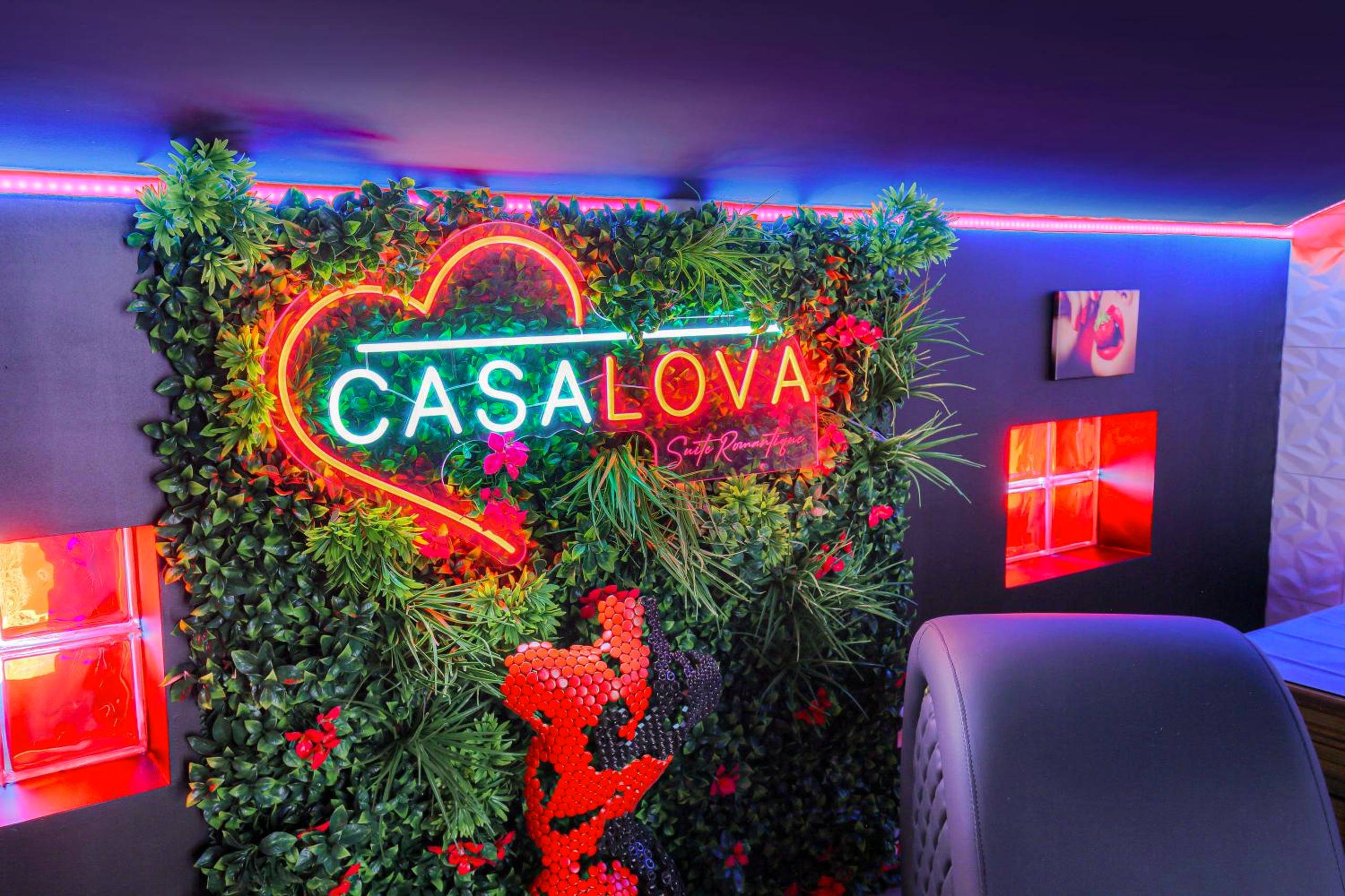 Photo du logement - L'Interdit Suite Luxe Romantique Spa Balneo Sauna Hammam - Serrières