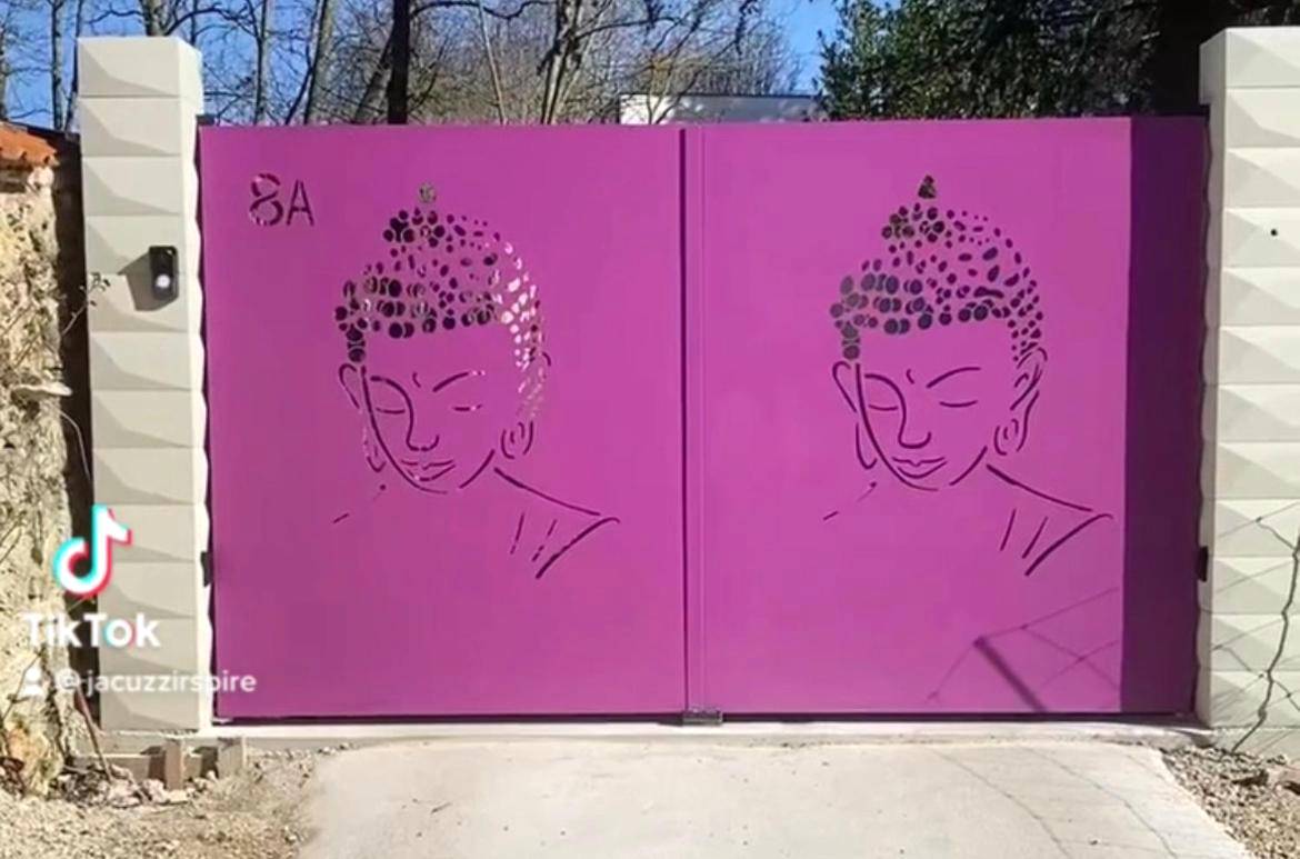 Photo du logement - Jacuzzi privé arrivée autonome