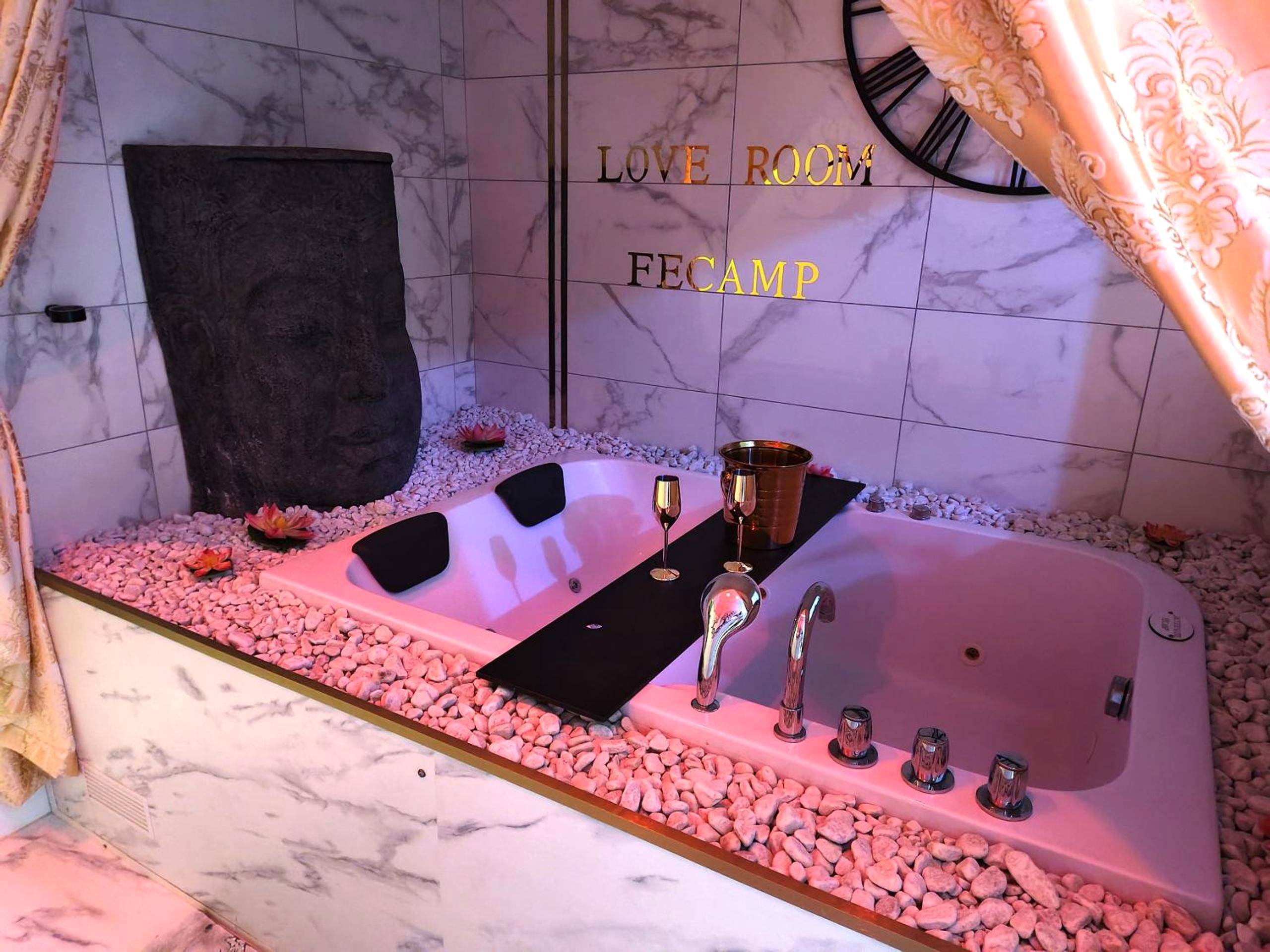 Photo du logement - Jacuzzi Romantique 15 min Etretat 3 - Fécamp