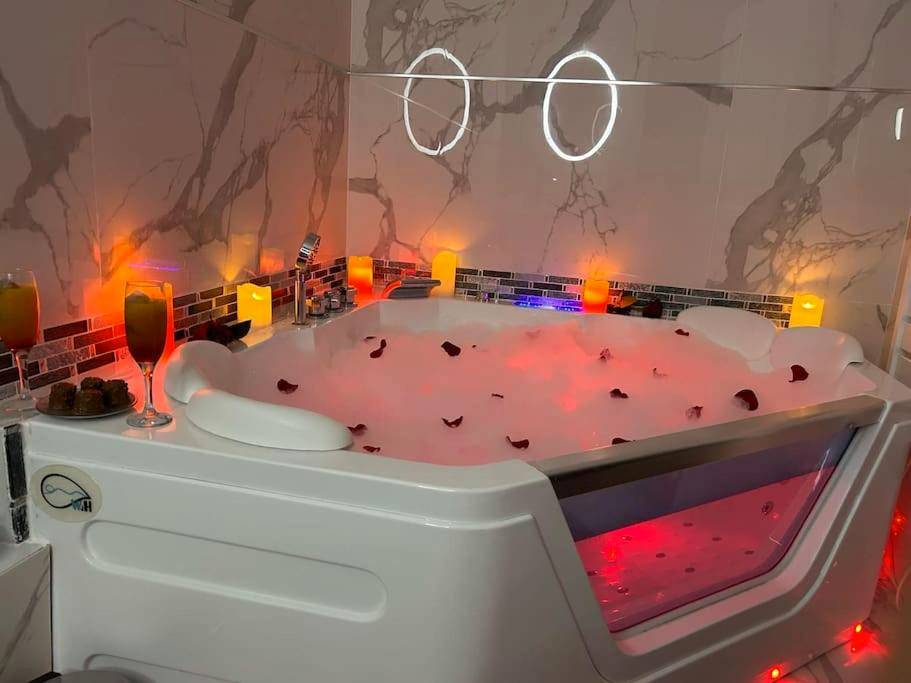 Vue du logement - Love Room La Celle - Saint - Cloud - Luxueux Appartement Jacuzzi proche de Paris