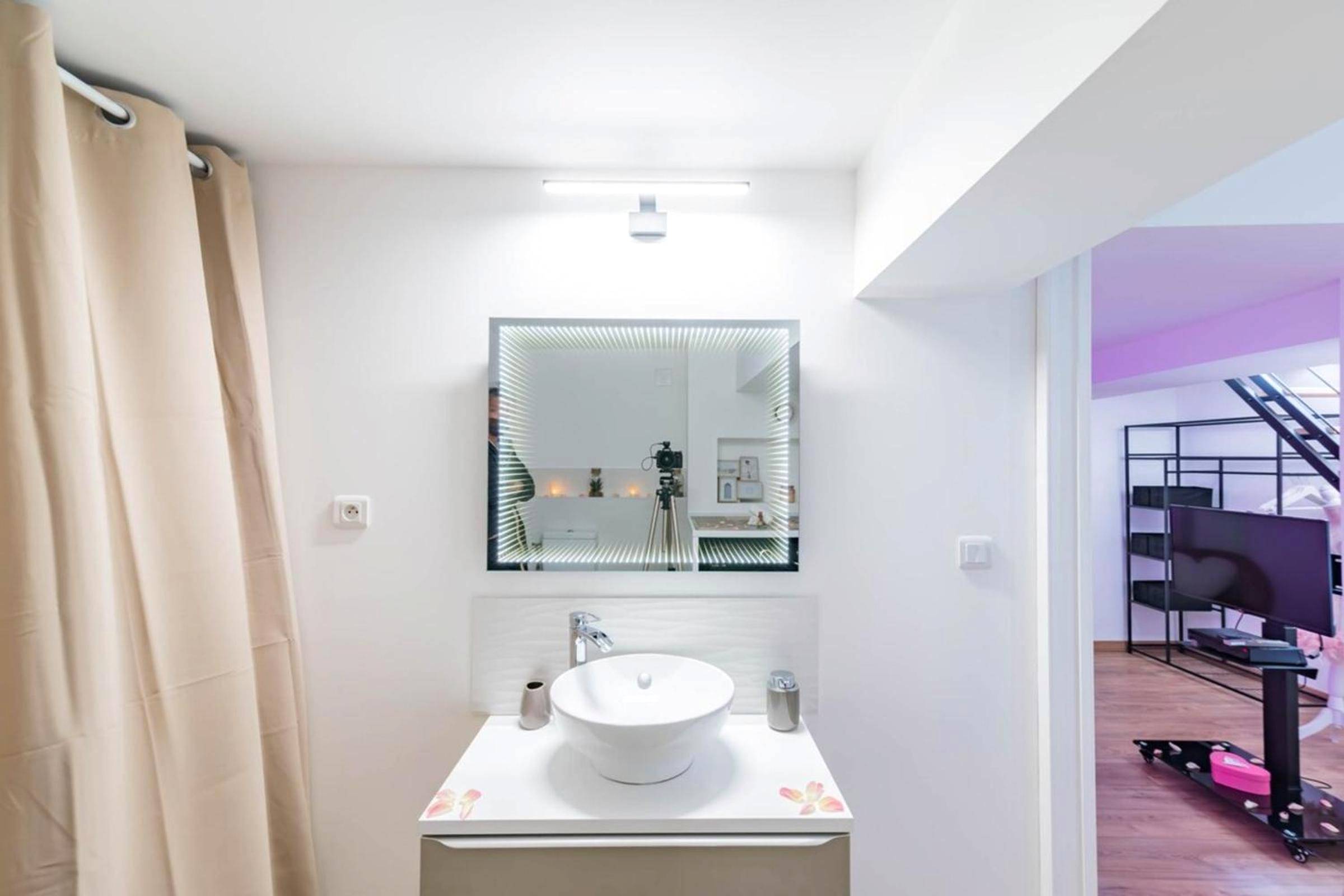 Photo du logement - Love Room Perpignan Jacuzzi & Ambiance romantique - Villeneuve - de - la - Raho