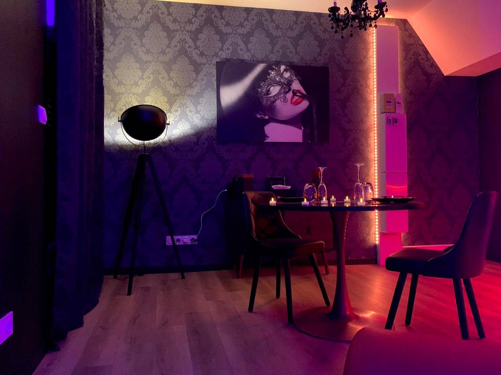 Photo du logement - Love room avec jacuzzi privé - Bonnétable