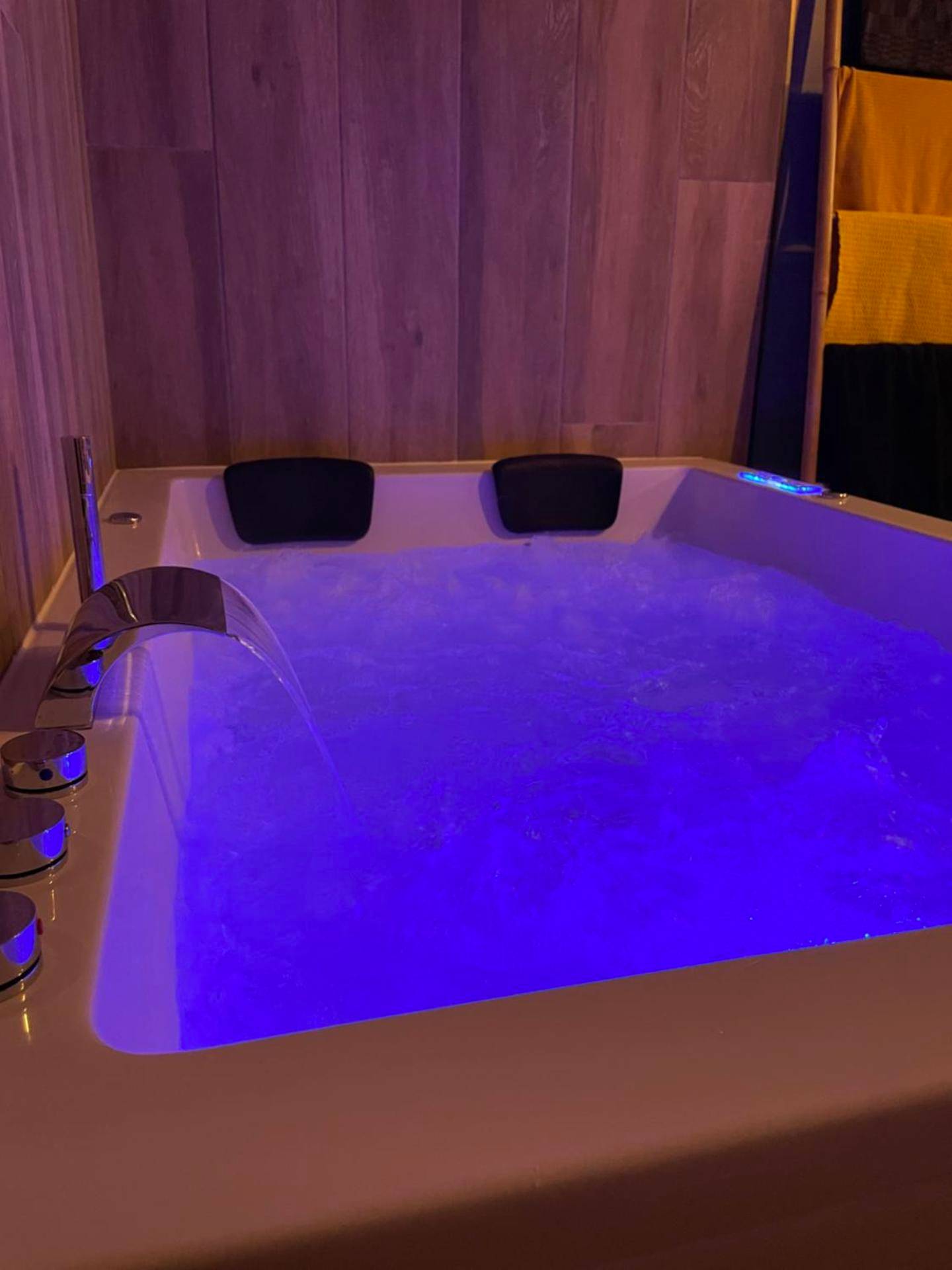 Vue du logement - Love Room Sacquenville - Studio jacuzzi Love Room