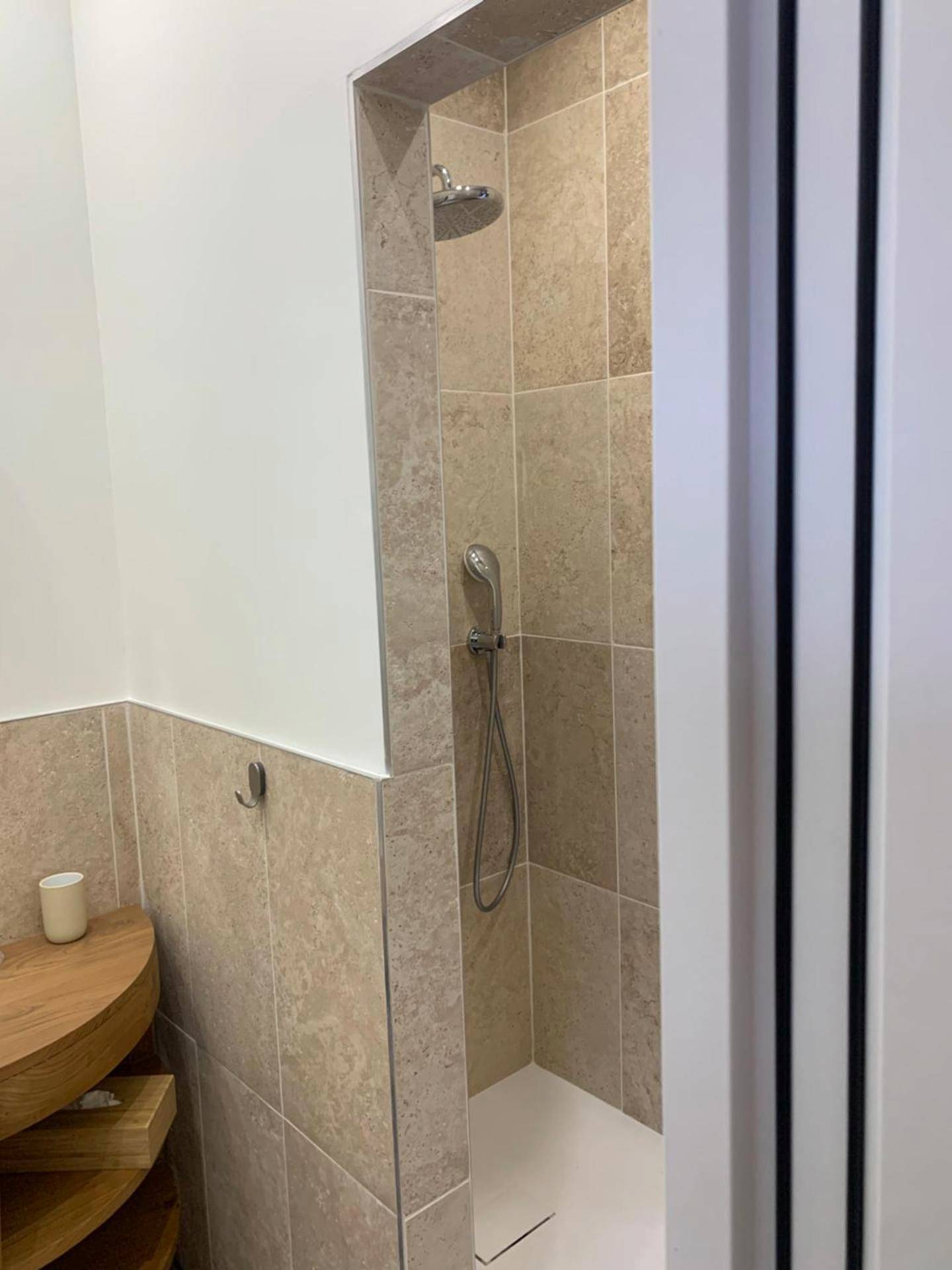 Photo du logement - Chambre romantique avec Jacuzzi privée - Messy