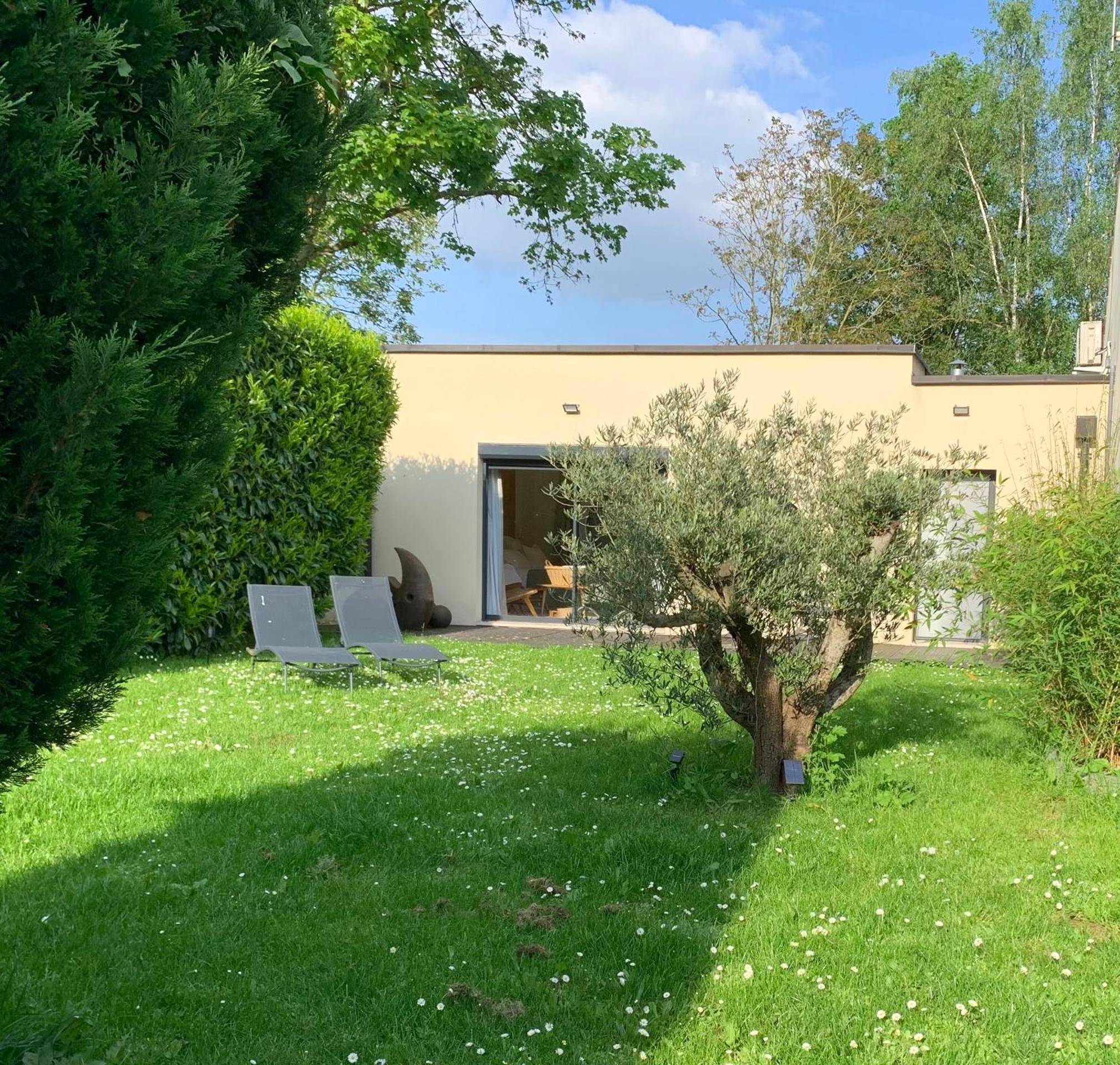 Photo du logement - Chambre romantique avec Jacuzzi privée - Messy