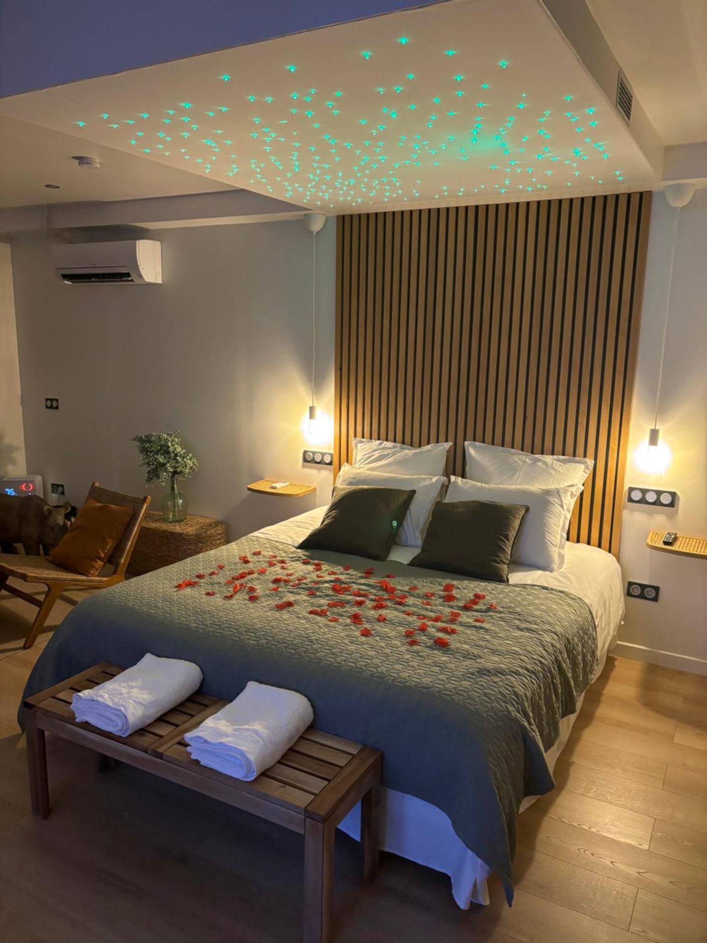 Photo du logement - Chambre romantique avec Jacuzzi privée