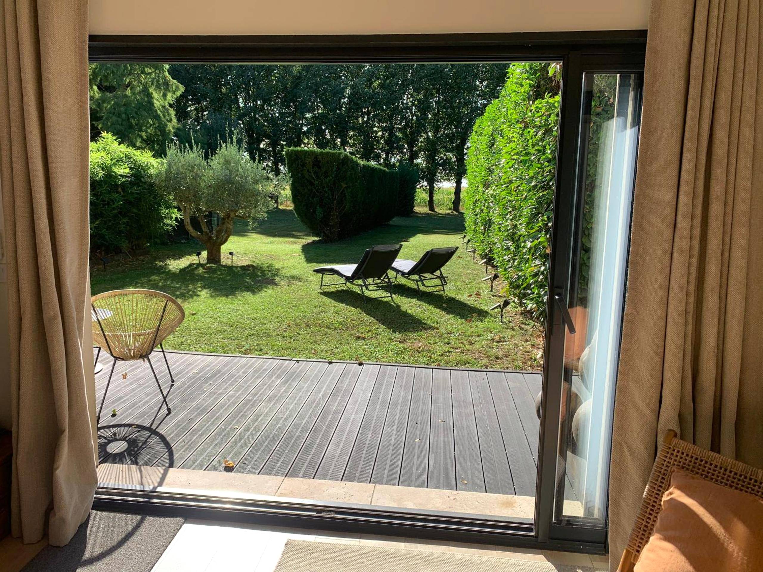 Photo du logement - Chambre romantique avec Jacuzzi privée - Messy