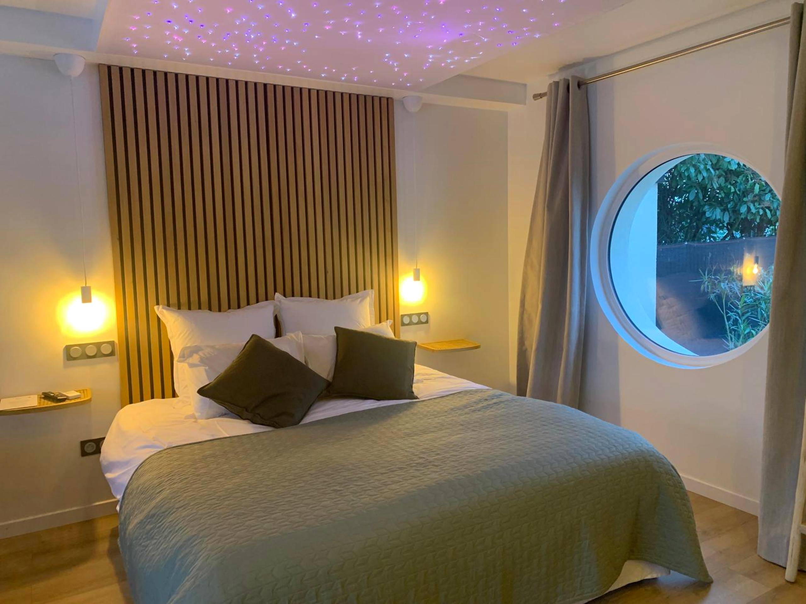 Photo du logement - Chambre romantique avec Jacuzzi privée