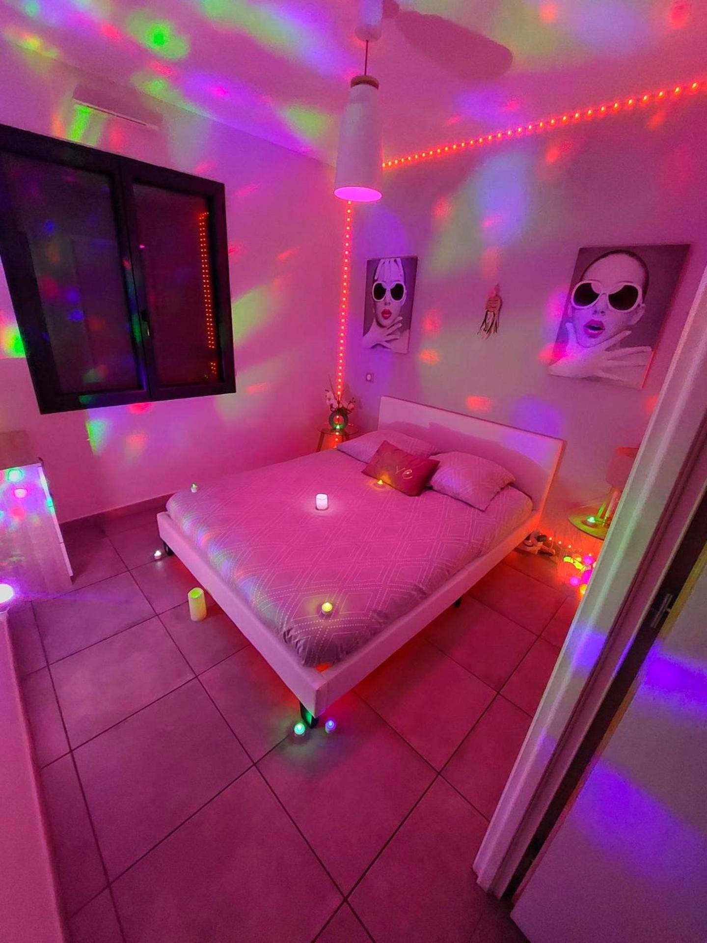 Photo du logement - Un Séjour Romantique en couple avec Jacuzzi privé Chromothérapie Jardin Maison privée - Biscarrosse