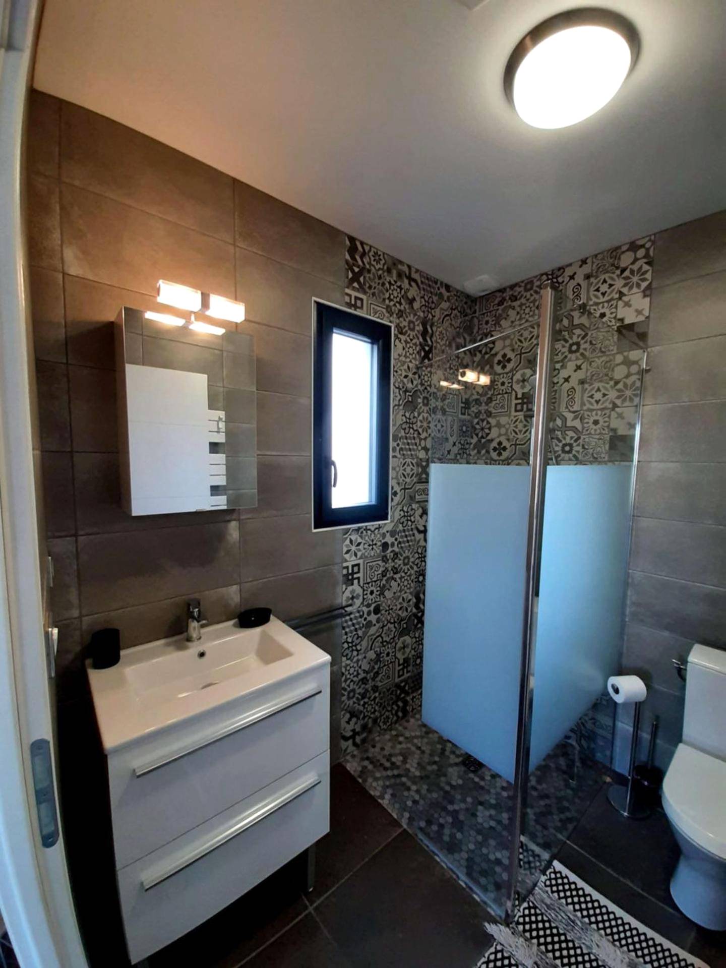 Photo du logement - Un Séjour Romantique en couple avec Jacuzzi privé Chromothérapie Jardin Maison privée