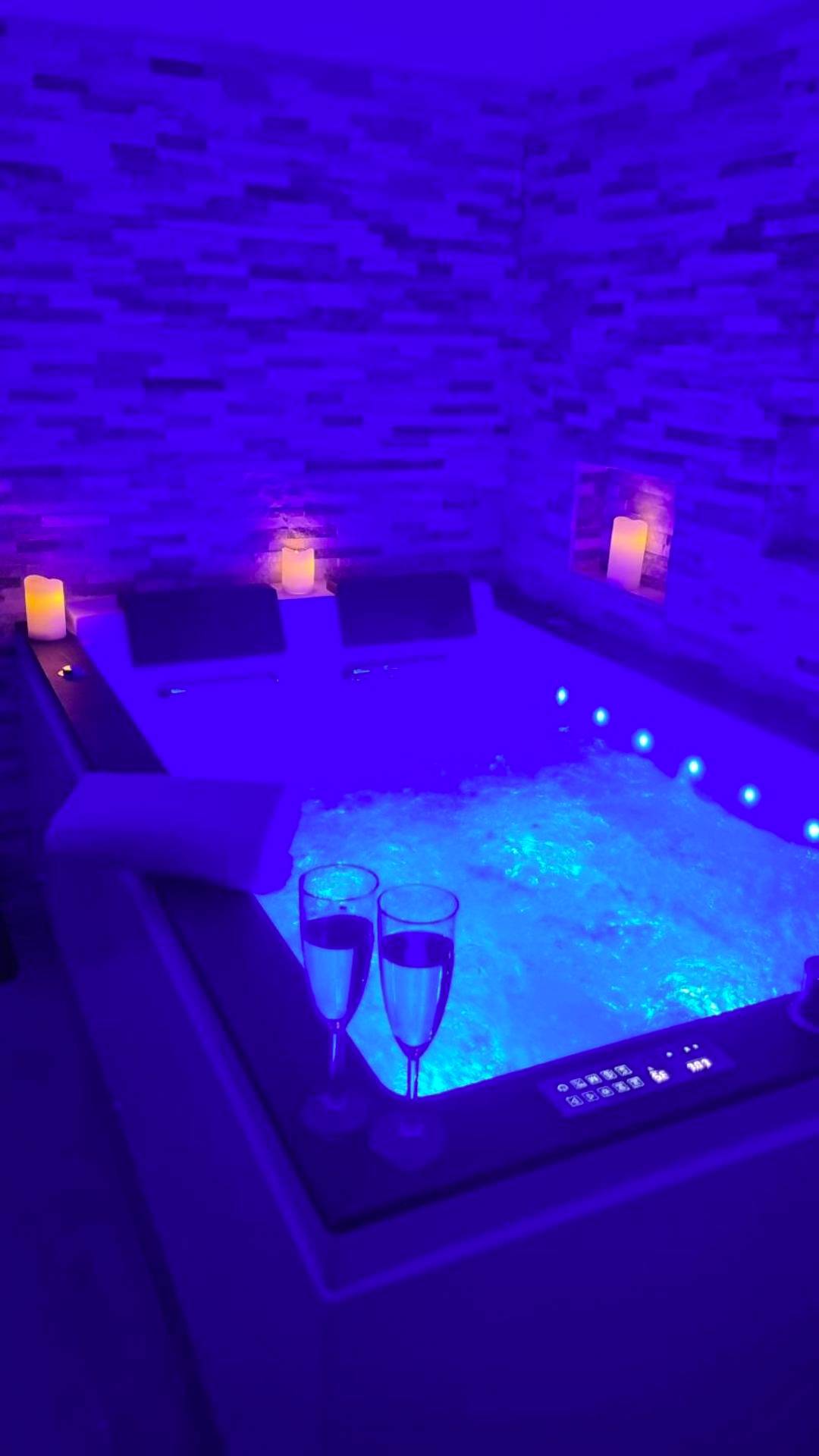 Photo du logement - Superbe appartement privé avec jacuzzi - Saint - Étienne