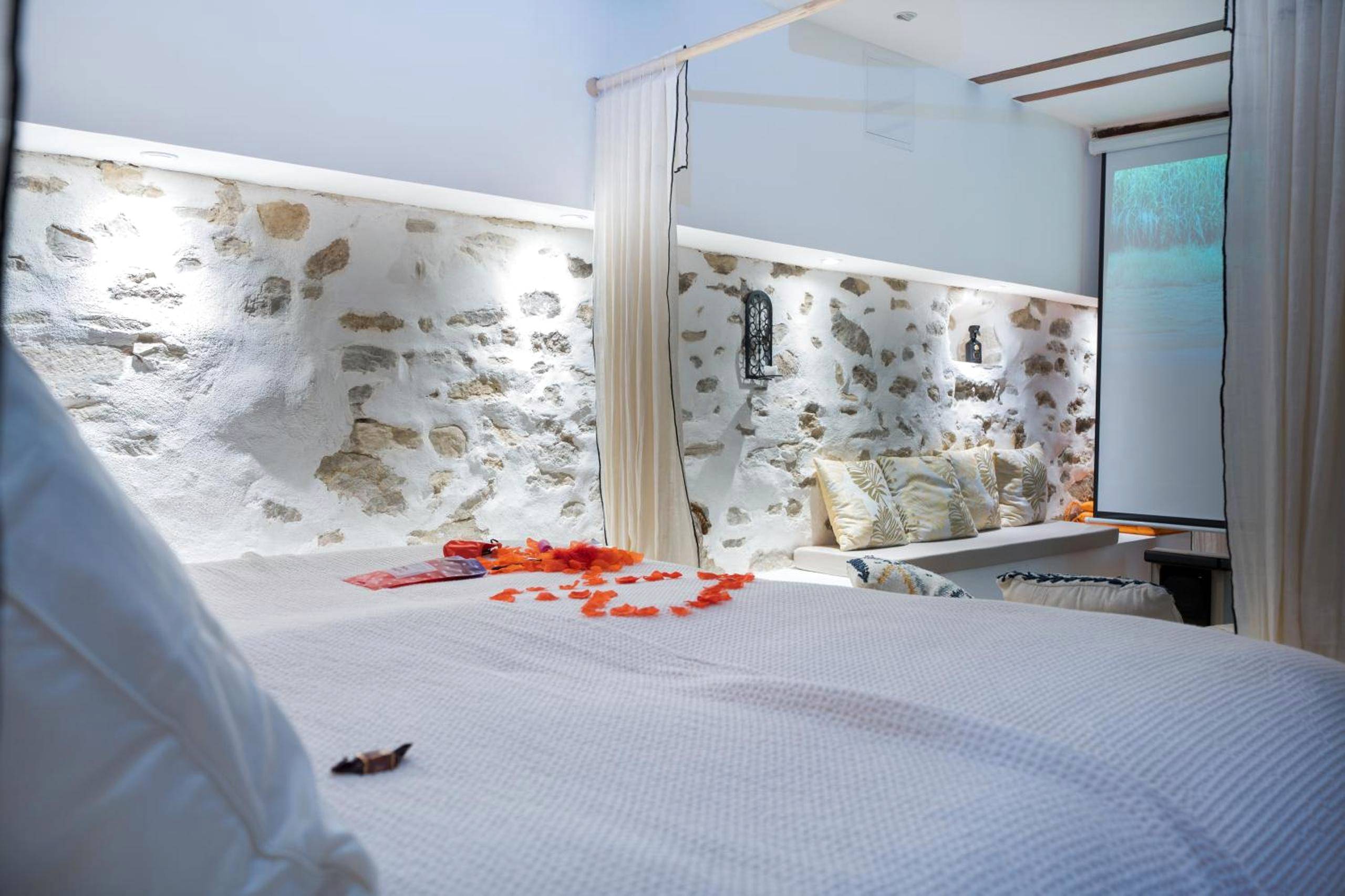 Photo du logement - incroyable love room jacuzzi ,Hammam,cinema - Le Beausset