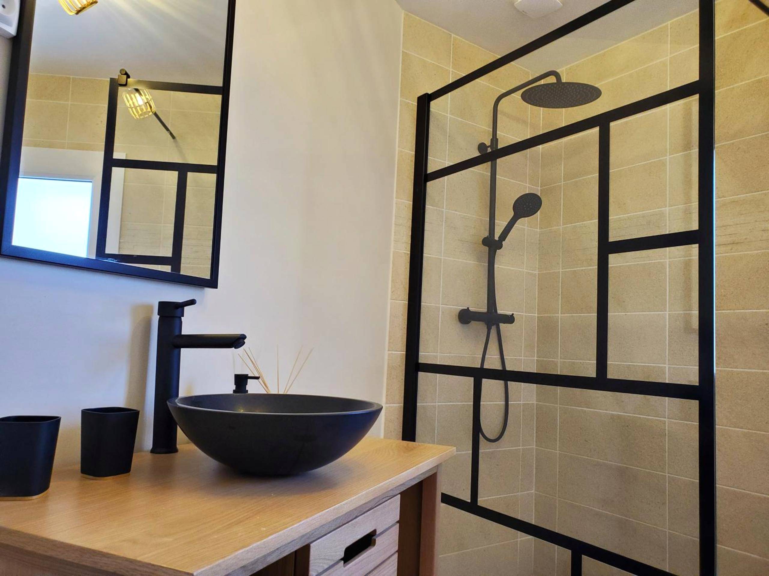 Photo du logement - Jacuzzi privatif dans maison de village au calme