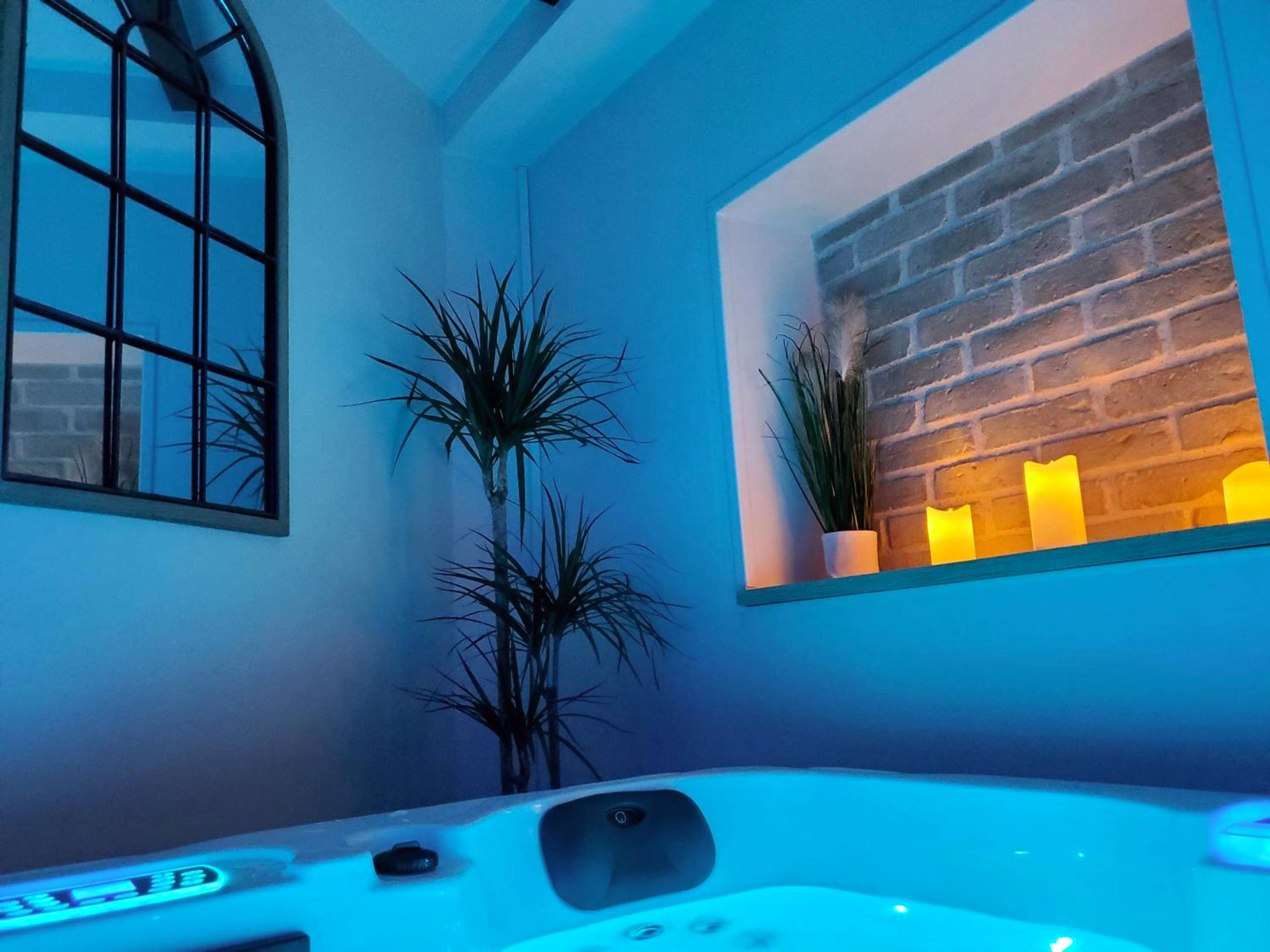 Photo du logement - Jacuzzi privatif dans maison de village au calme - Flaviac