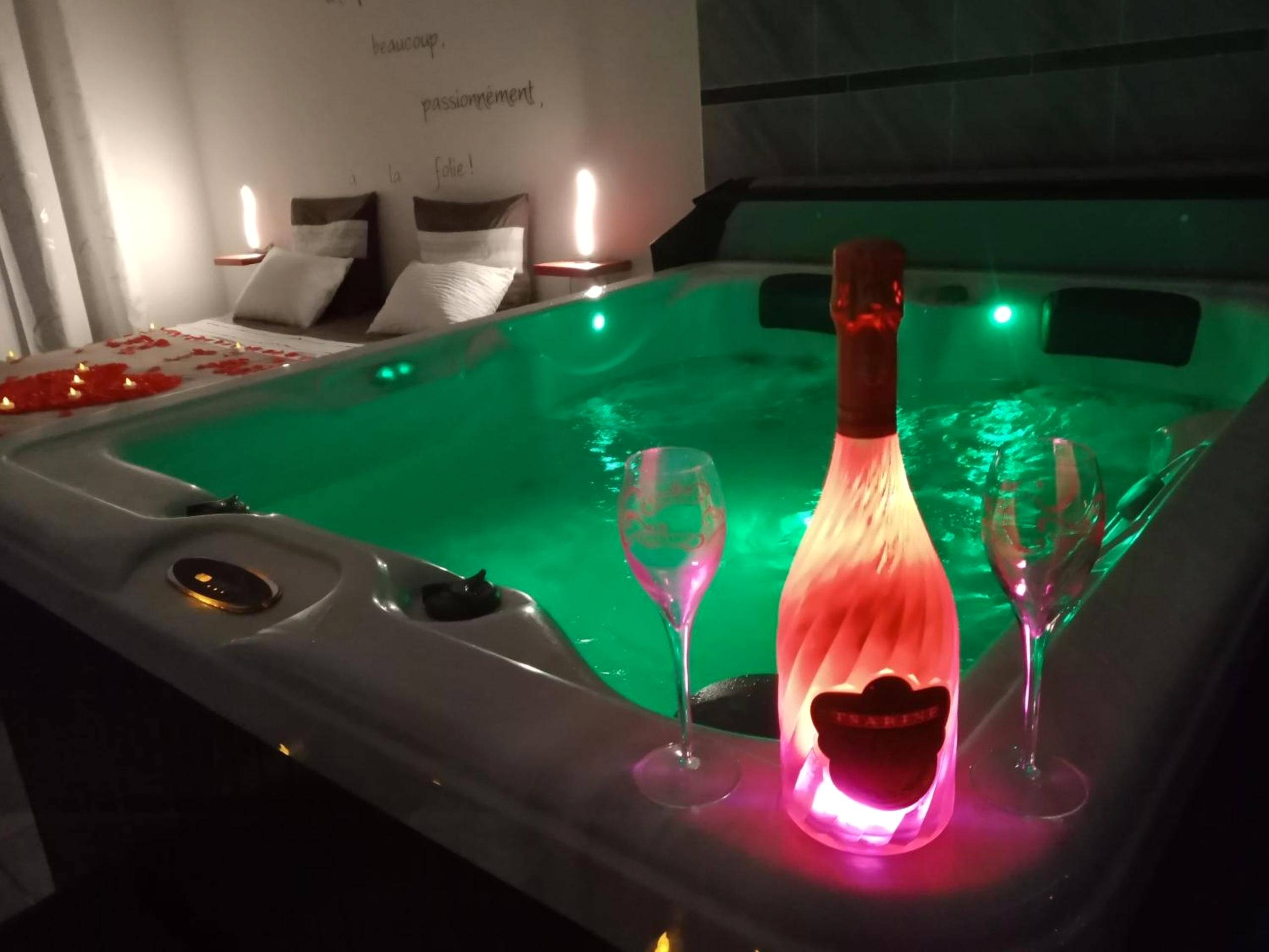 Vue du logement - Love Room Auterive - Nuit romantique avec Jacuzzi SPA privatif proche TOULOUSE