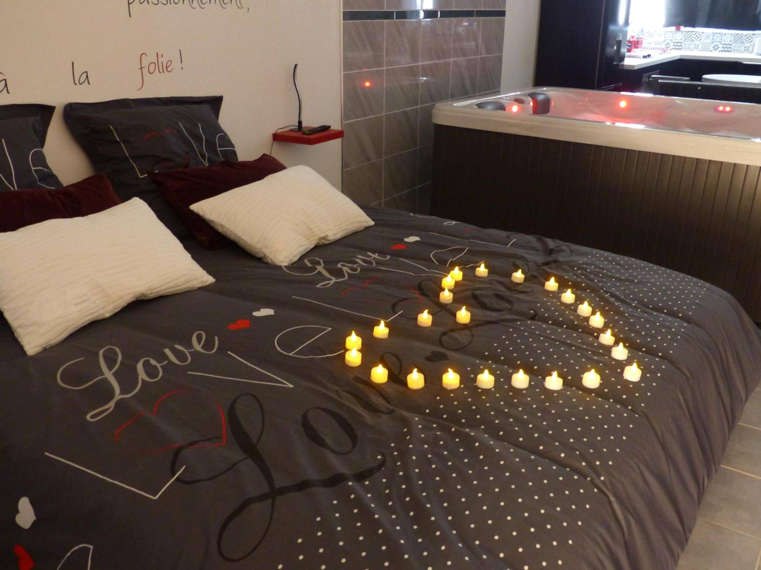 Photo du logement - Nuit romantique avec Jacuzzi SPA privatif proche TOULOUSE - Auterive
