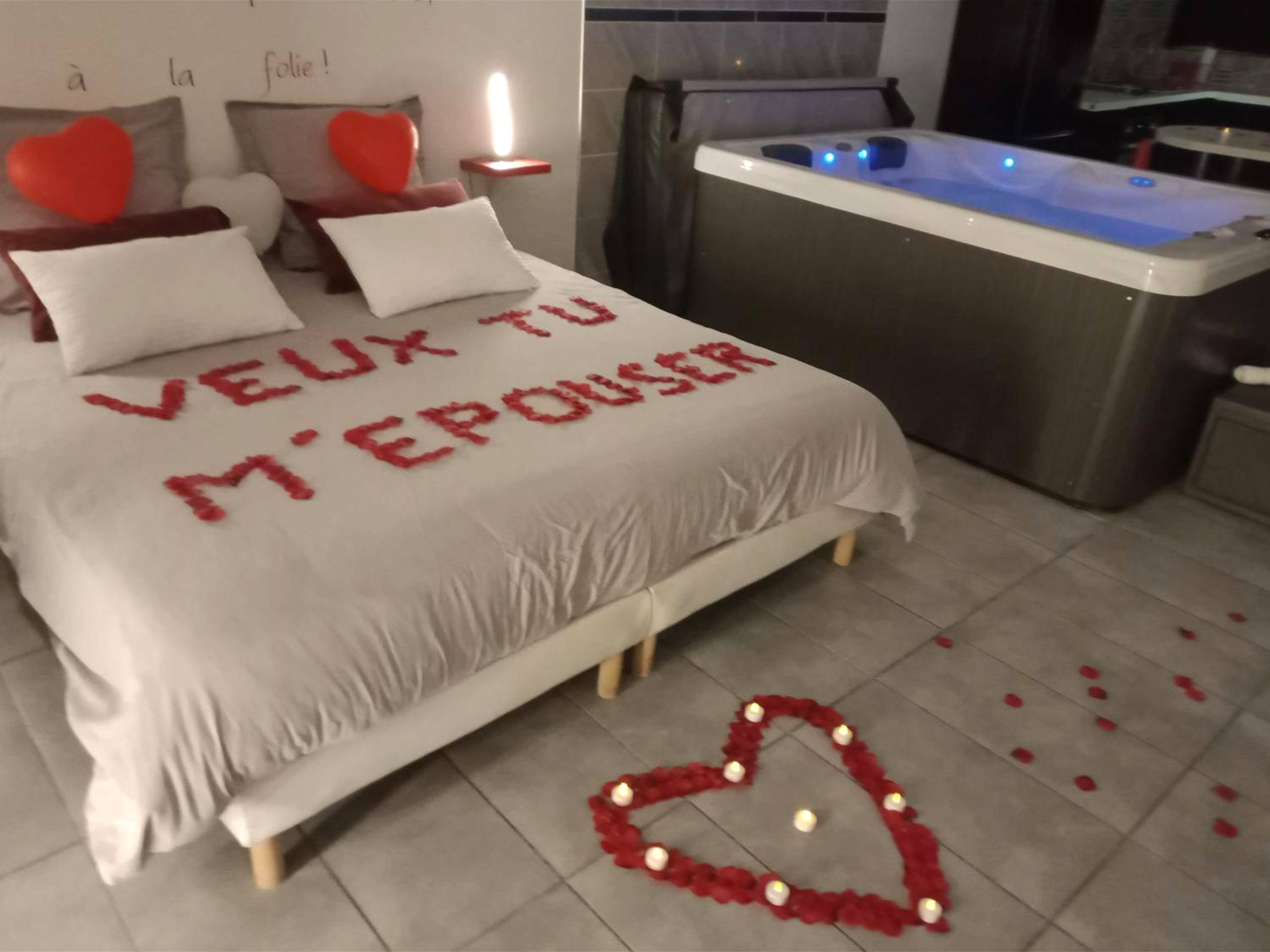 Photo du logement - Nuit romantique avec Jacuzzi SPA privatif proche TOULOUSE