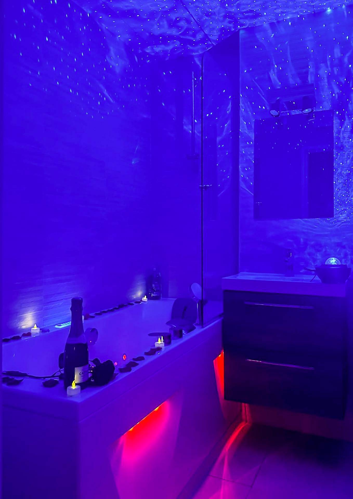 Vue principale - Love Room Annecy - Loveroom Adults Only jacuzzi vieille ville Annecy