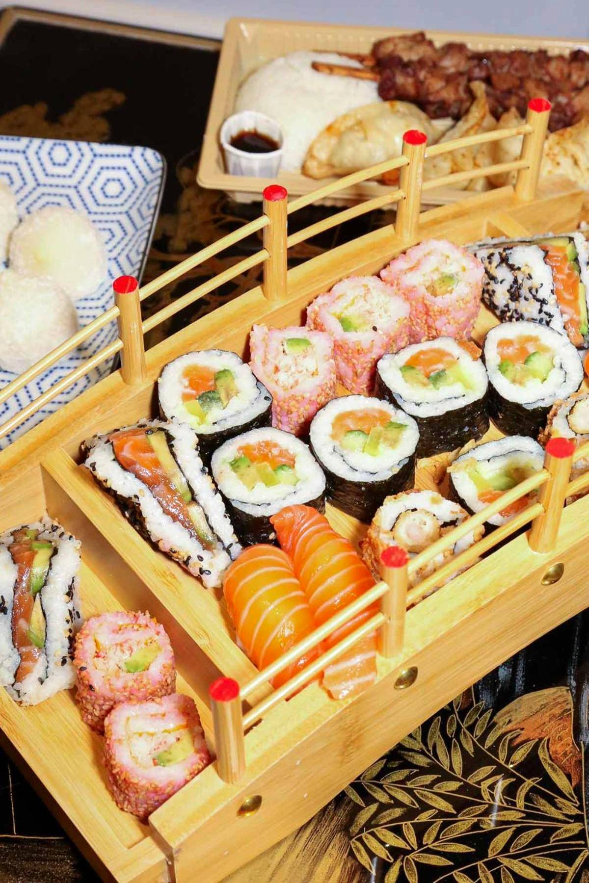 Plateau de sushis et makis variés - Le Jade Rouge - Love Gîte Japonais en Normandie