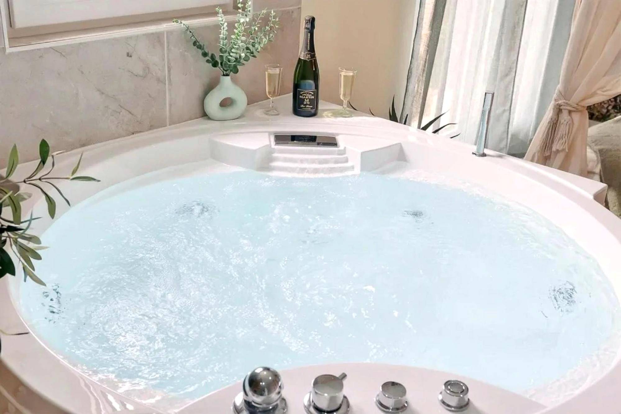 Photo du logement - Jardin d'Eden : Sauna, Balneo & Jardin privatif