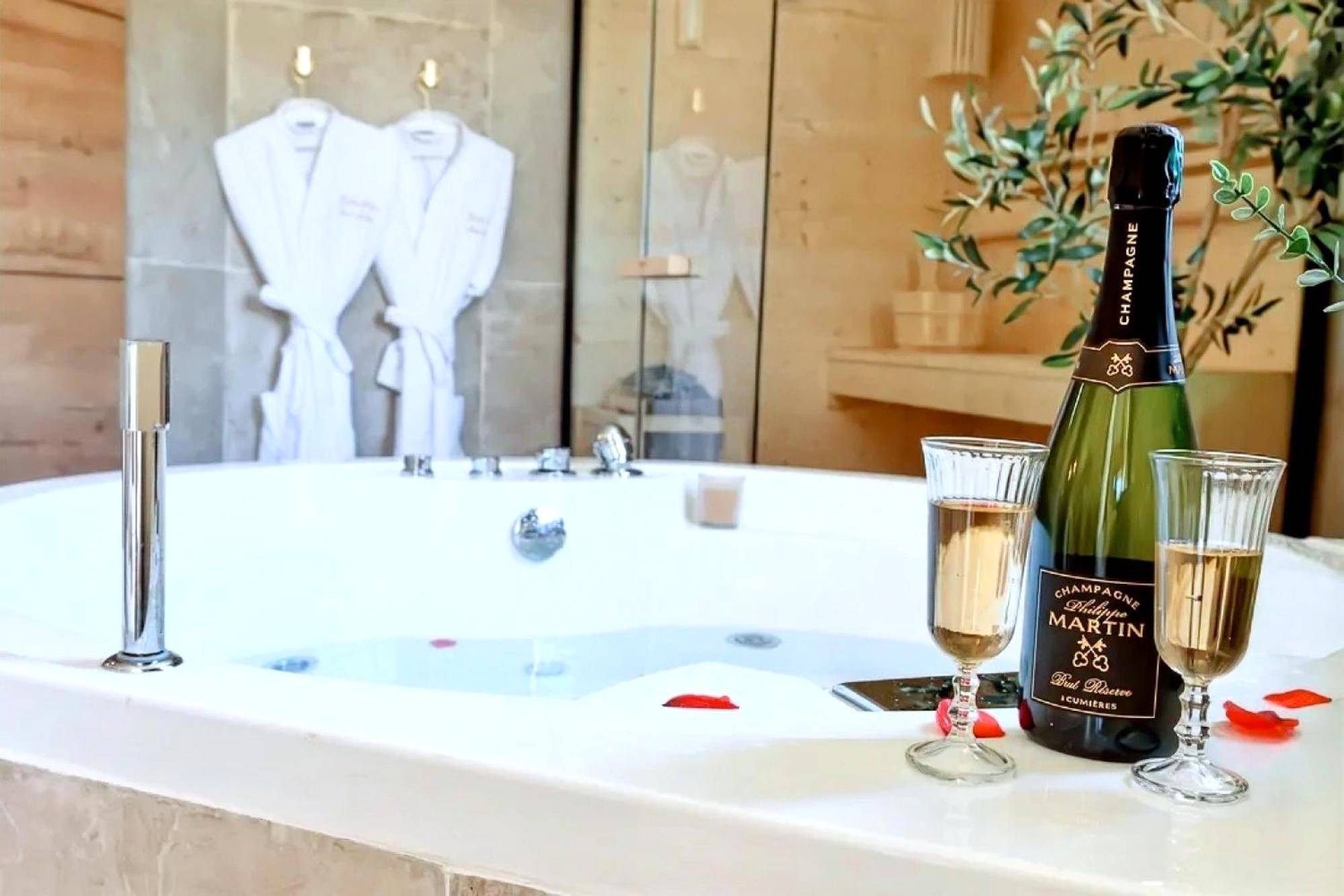 Vue du logement - Jardin d'Eden : Sauna, Balneo & Jardin privatif