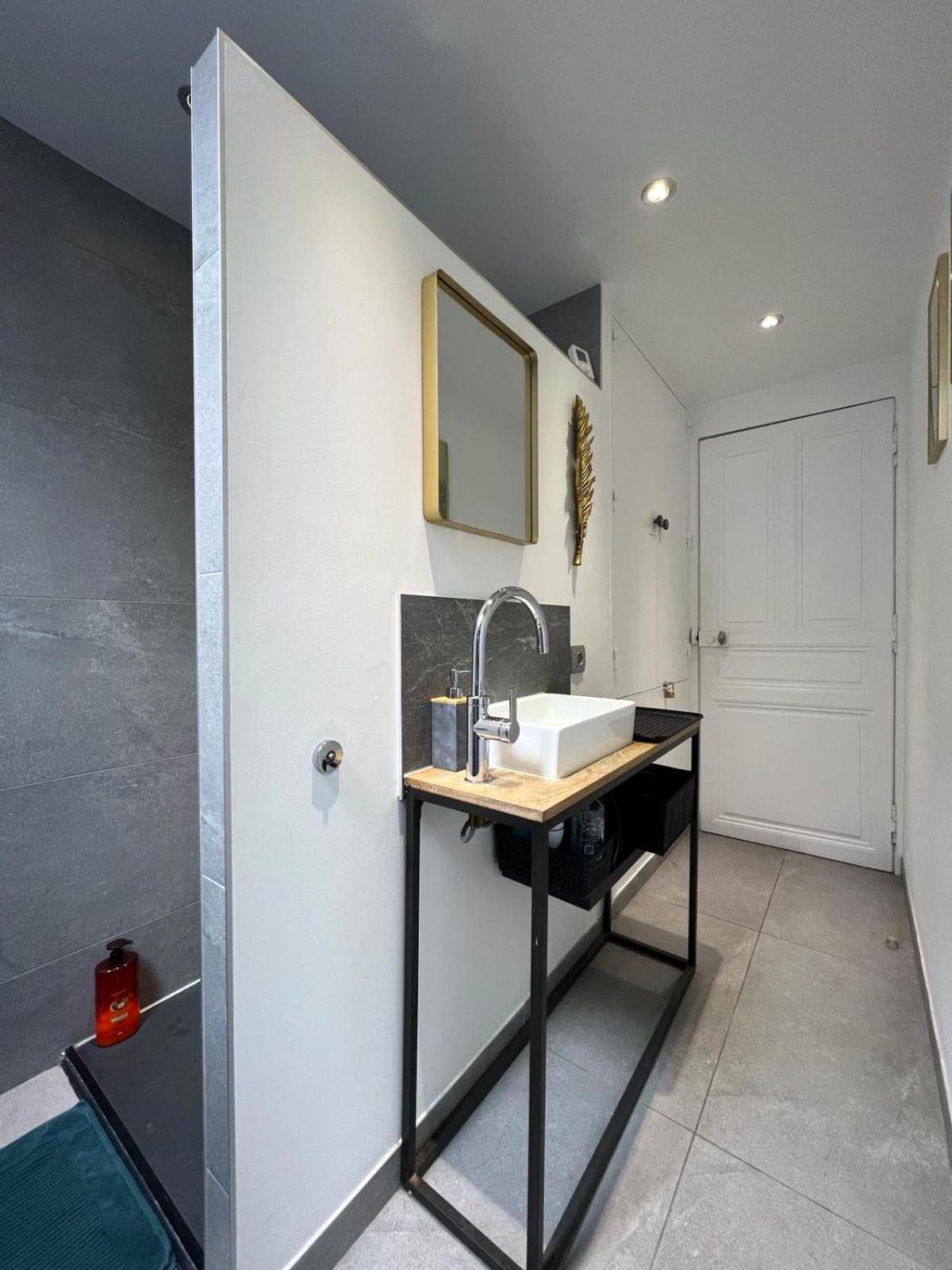 Photo du logement - LOVE ROOM JUNGLE - LES PETITS PLAISIRS - Angers