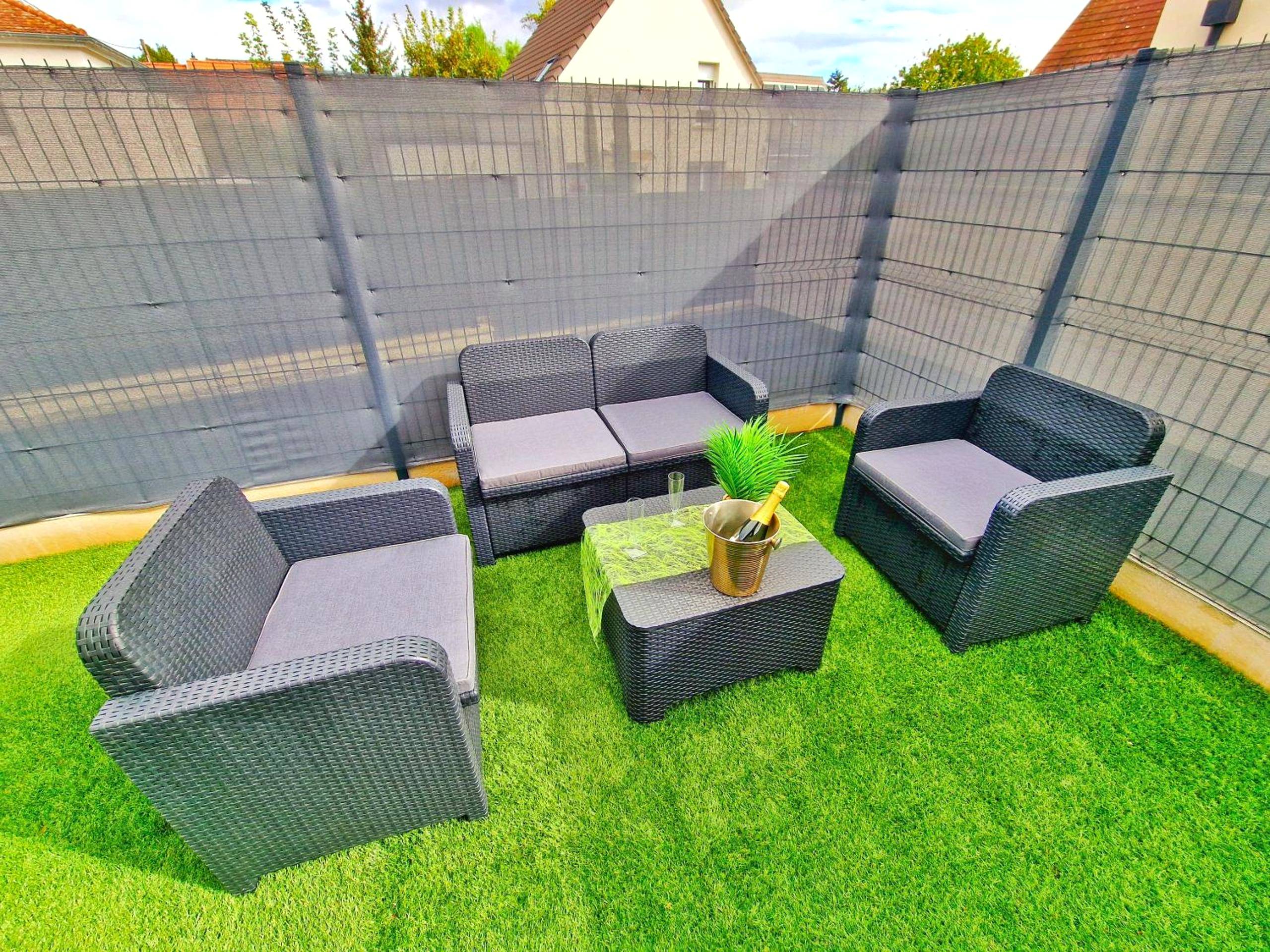 Photo du logement - JUNGLE SPA - 4 Pers - Jacuzzi - Parking - Jardin - Clim - Colmar