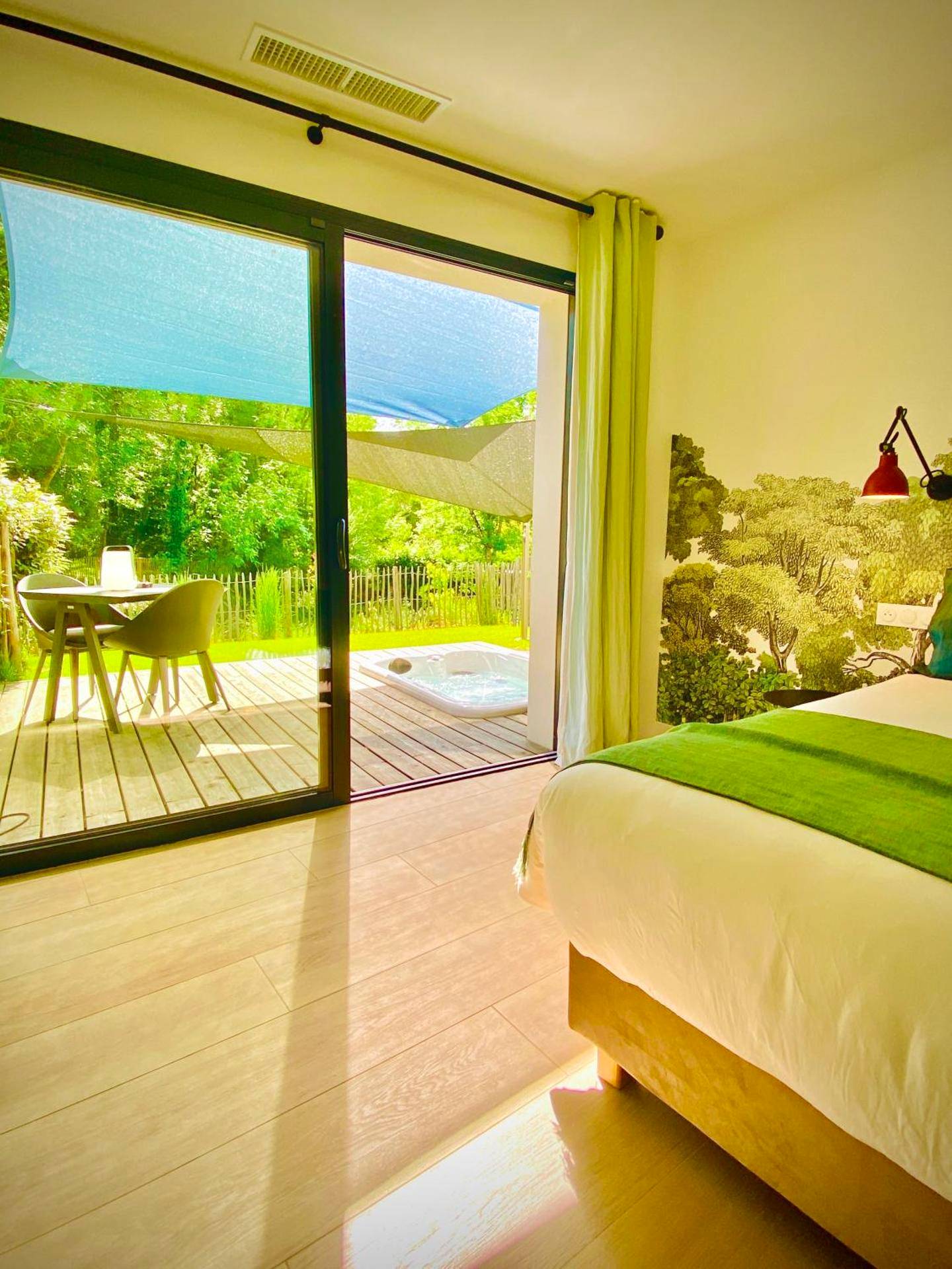 Vue interieure - Chambres avec Jacuzzi privatif - Kassiopée Bed & Spa