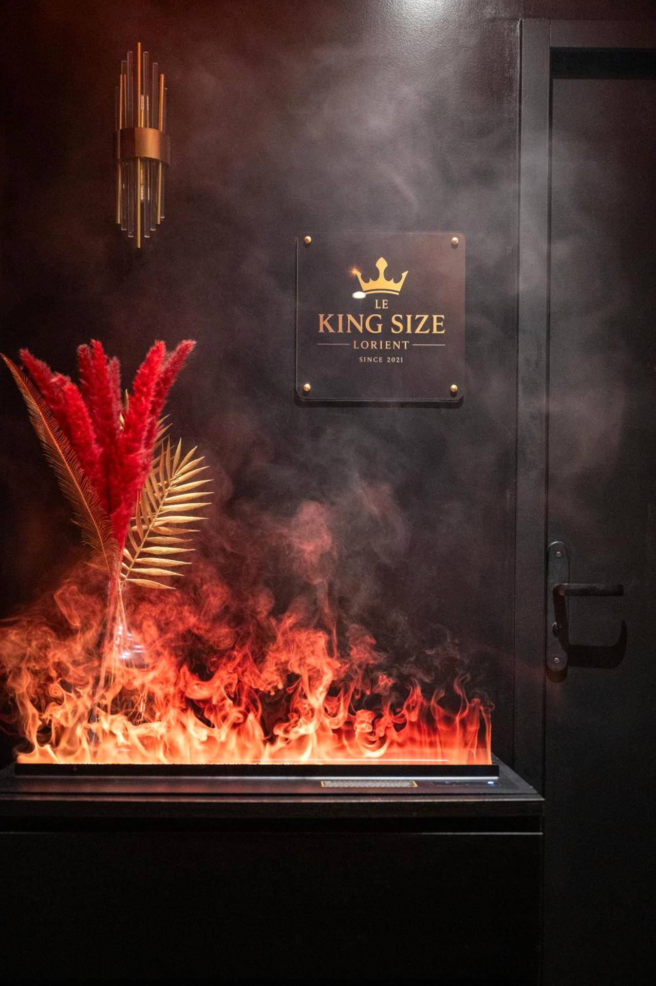 Cheminée décorative à vapeur d'eau - Lorient Love Room Le King Size