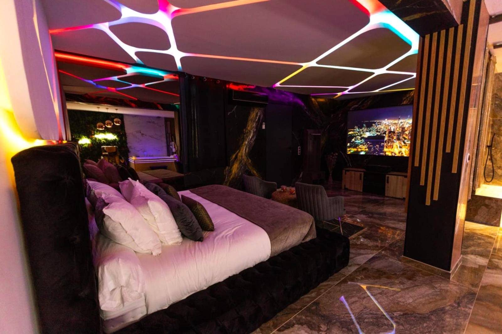 Photo du logement - Krystalisya Room Suite Spa Privatif Sauna Jacuzzi Siege Massant - Marseille