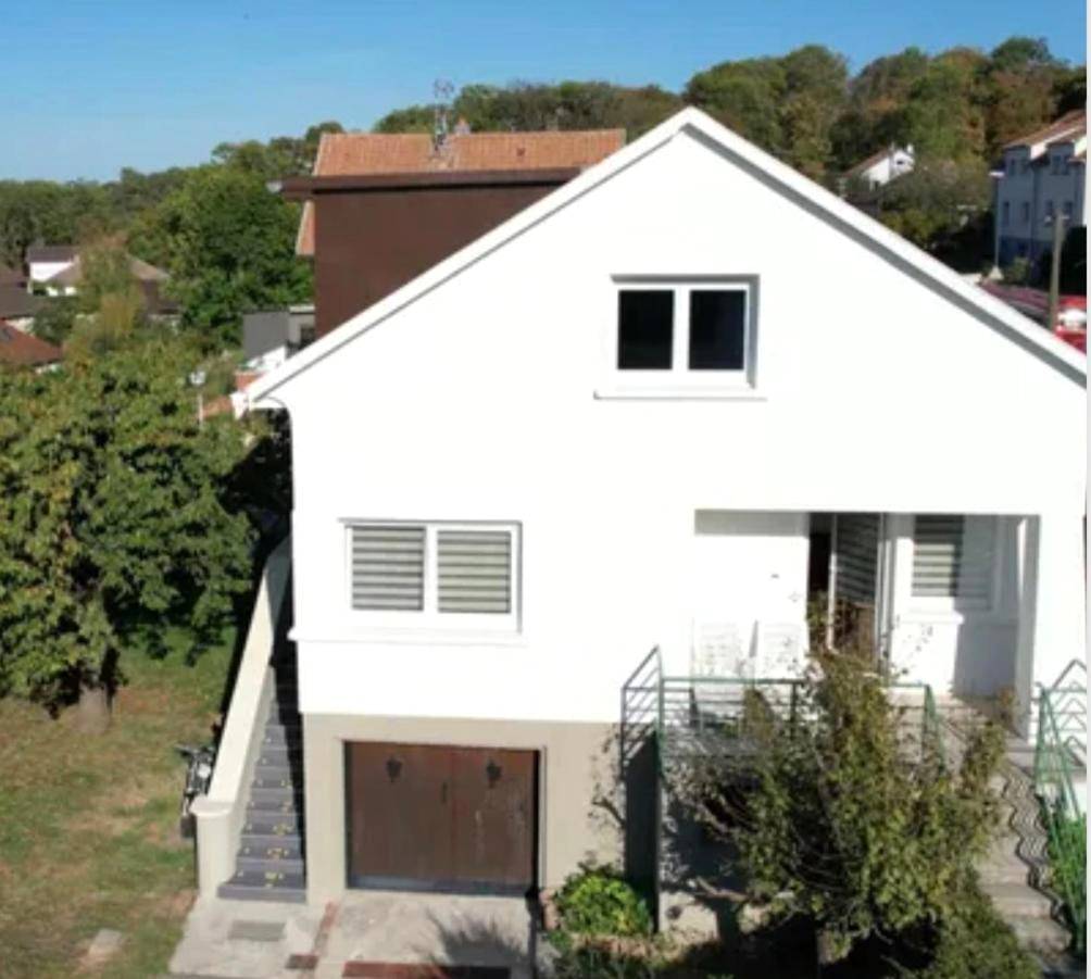 Vue extérieure de la maison - Magnifique Villa le89golden jacuzzi et sauna privatif