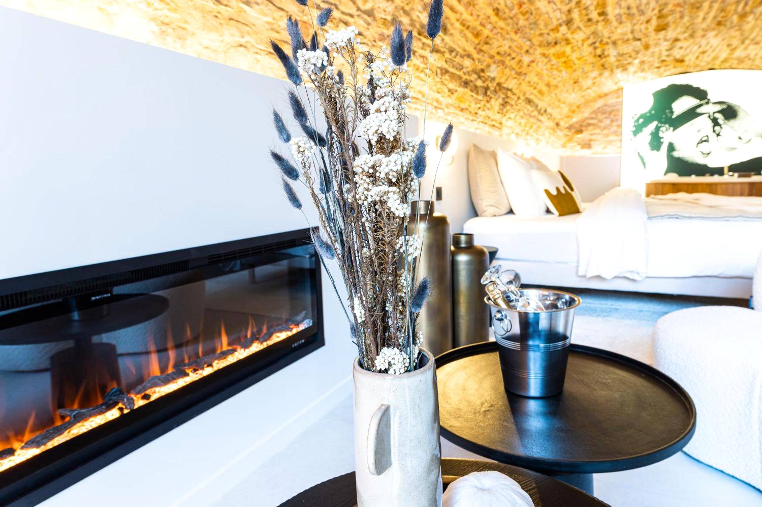 Photo du logement - Legend Majestic SPA - Insolite & Unique - Champagne - Parking privé - Bourg - en - Bresse