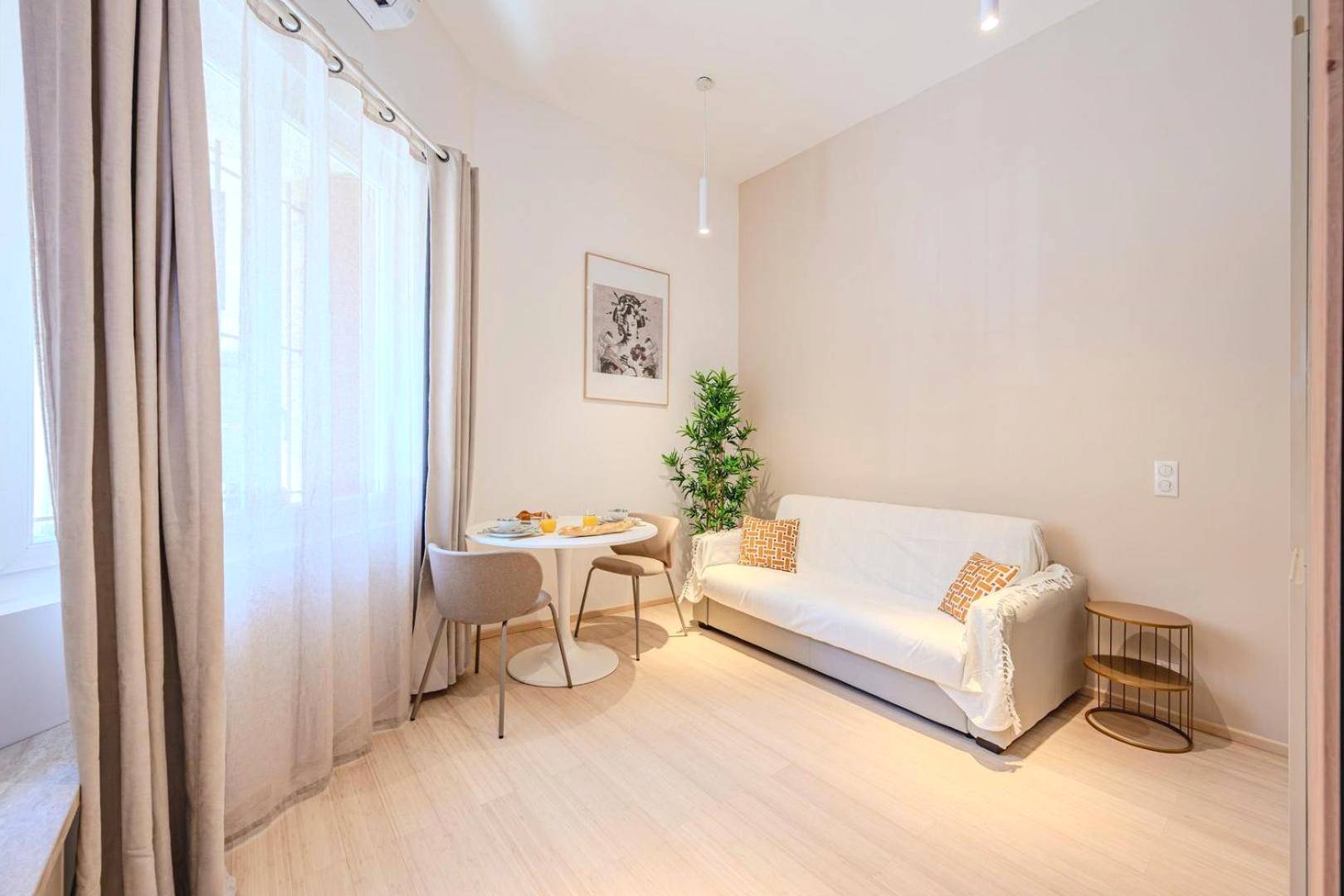 Detail du logement - Little Bangkok - Luxury SPA Apartment
