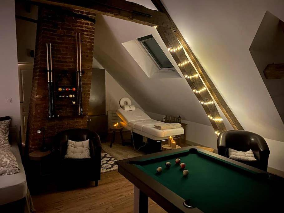 Photo du logement - Loft Romantique - Balnéo - Billard - Massage
