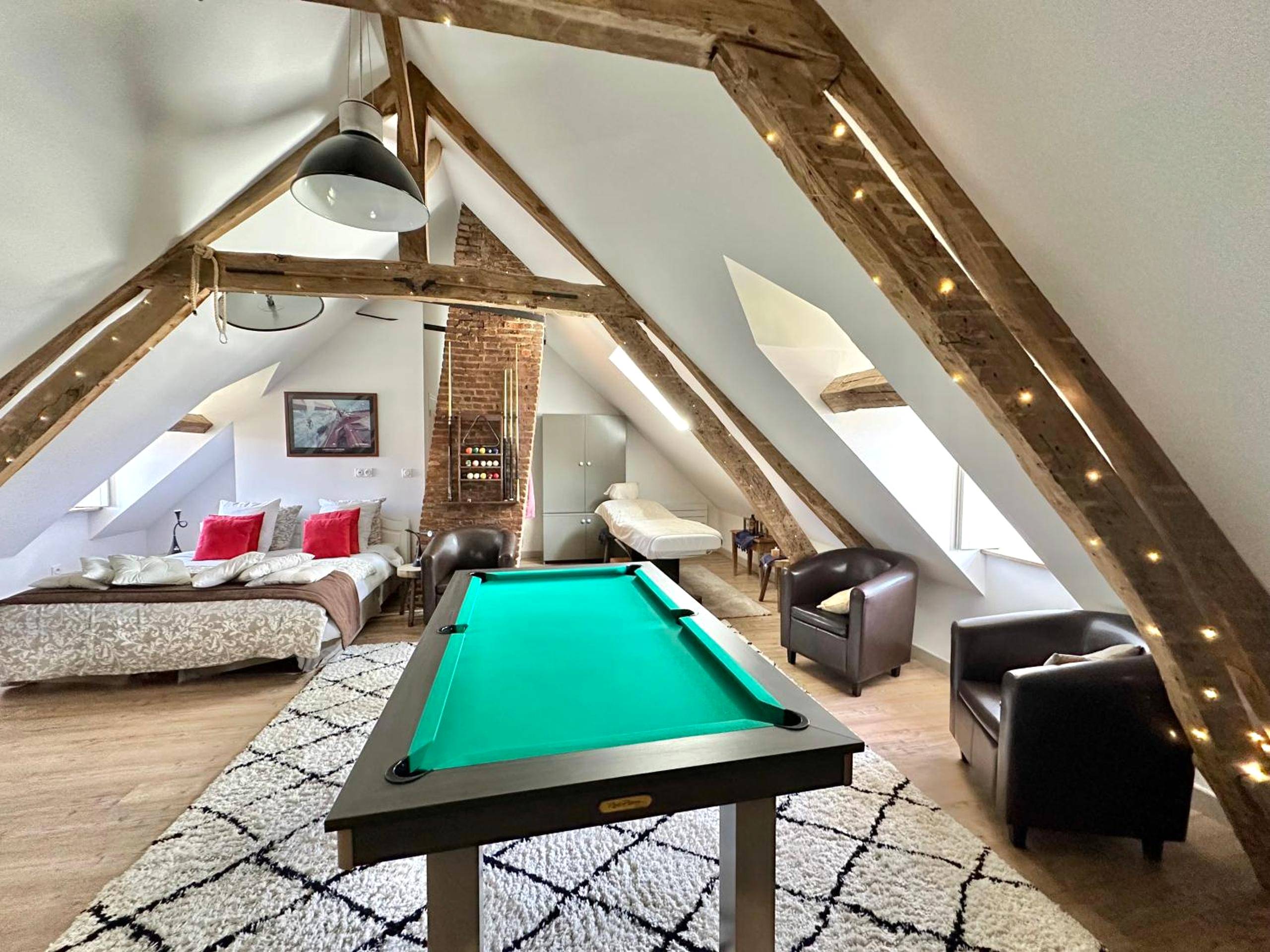 Photo du logement - Loft Romantique - Balnéo - Billard - Massage - Verton