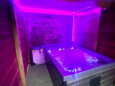 Vue du logement - Love Room Avranches - Beau Loft room proche mont saint Michel jaccuzi illimité en plein centre Avranches