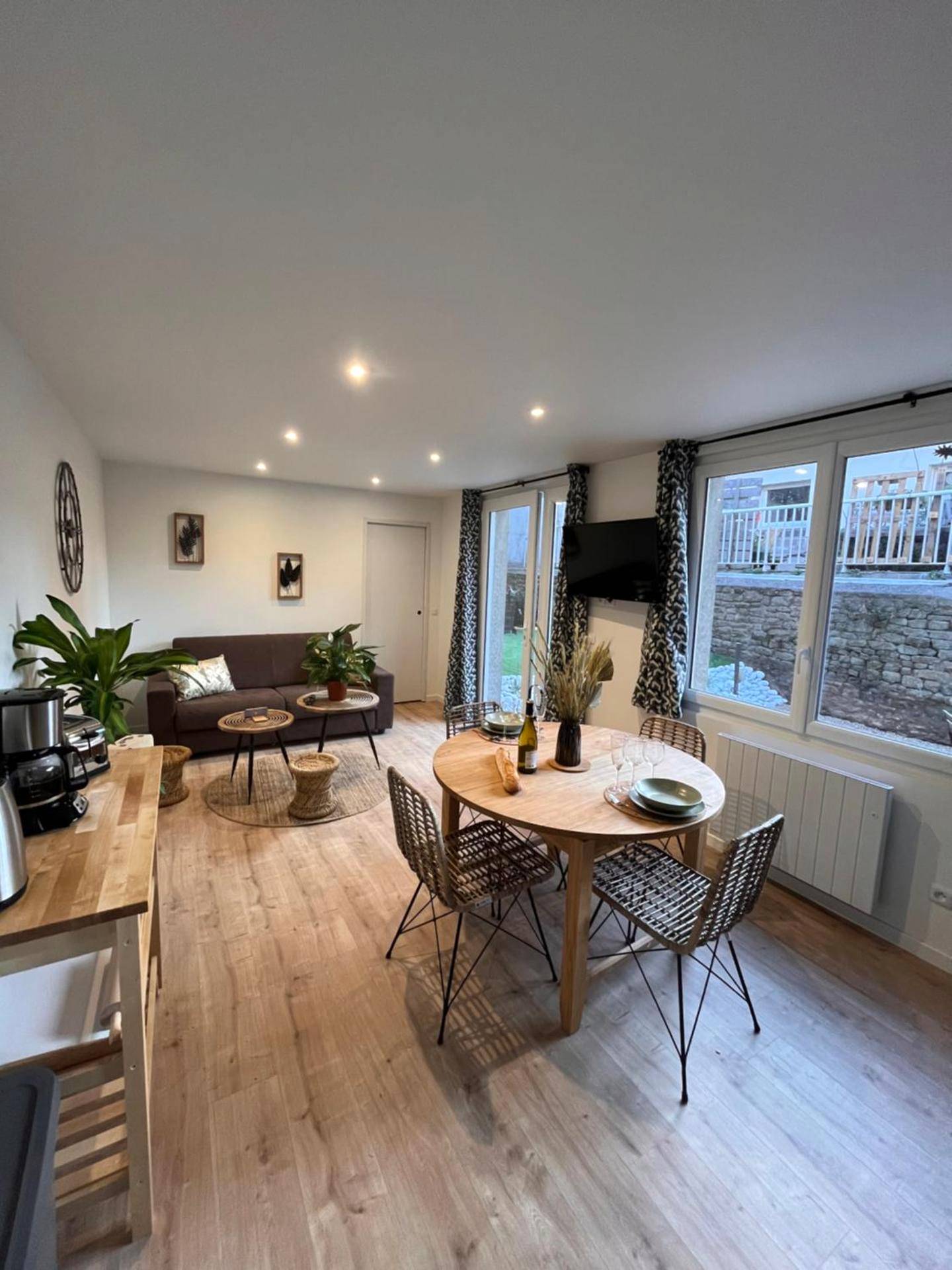 Vue du logement - Beau Loft room proche mont saint Michel jaccuzi illimité en plein centre Avranches