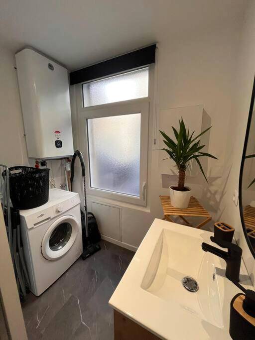 Photo du logement - Beau Loft room proche mont saint Michel jaccuzi illimité en plein centre Avranches - Avranches