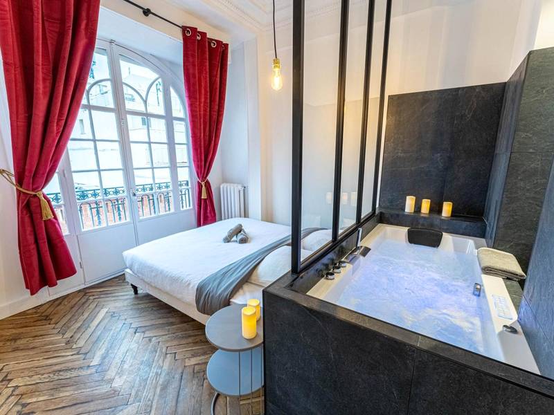 Chambre avec lit double et jacuzzi privatif - Love Room Nice - Jacuzzi - Nice quartier des musiciens - Loft