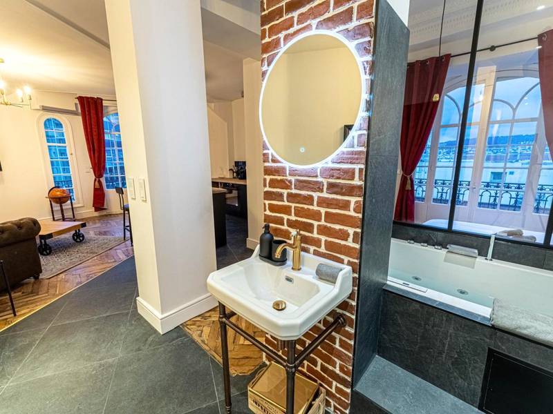 Photo du logement - Jacuzzi - Nice quartier des musiciens - Loft