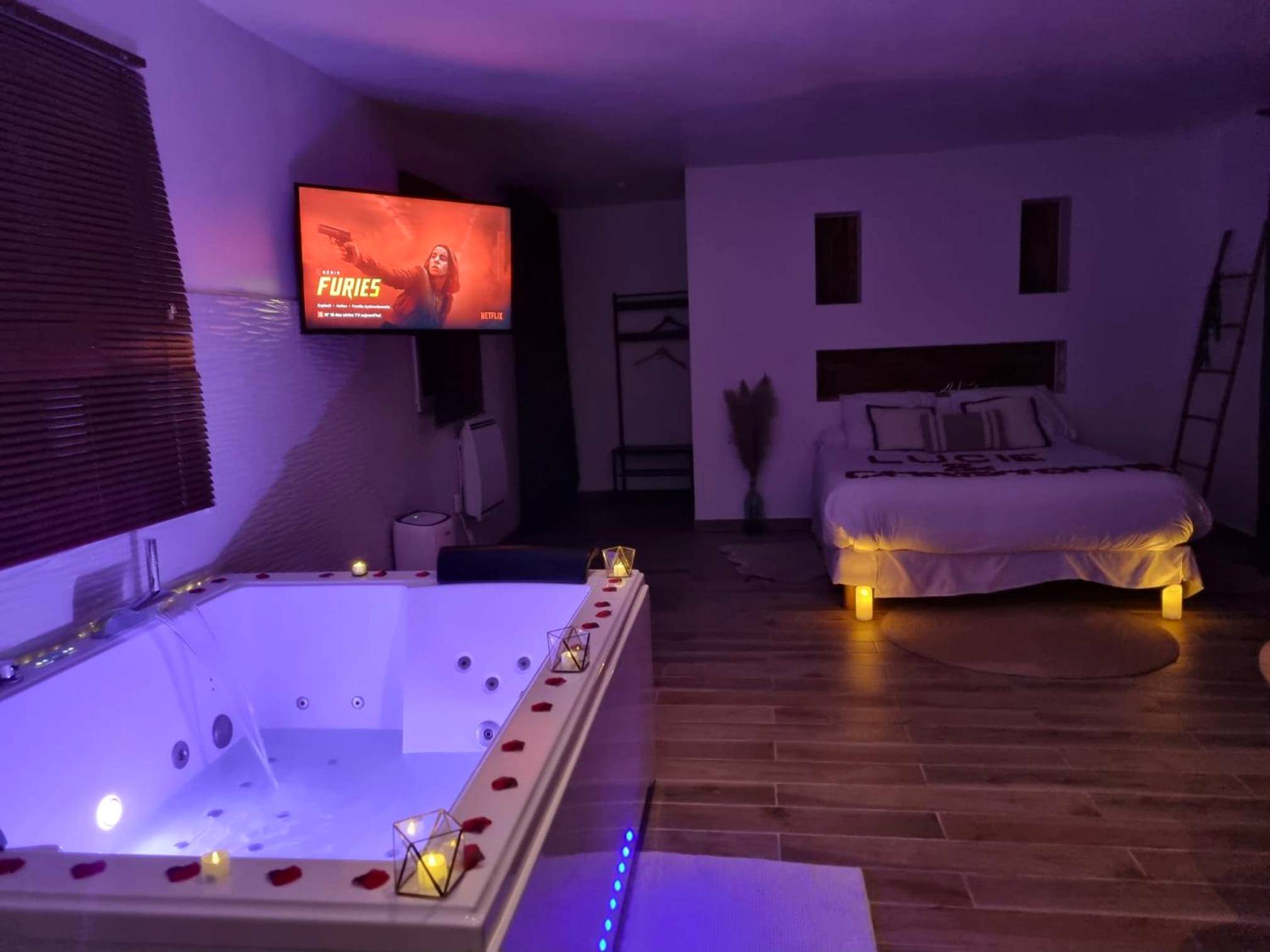 Photo du logement - loft avec jacuzzi et jardin privatif love room de luxe Paris idéal Saint Valentin