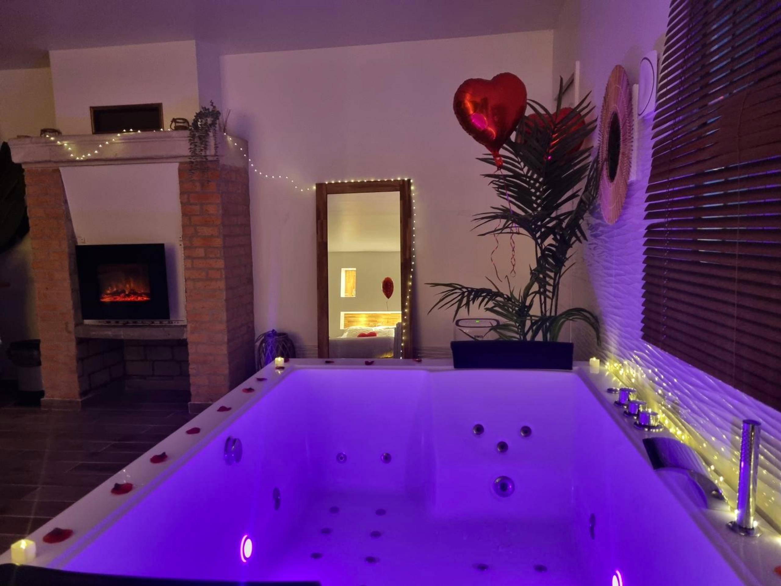 Photo du logement - loft avec jacuzzi et jardin privatif love room de luxe Paris idéal Saint Valentin