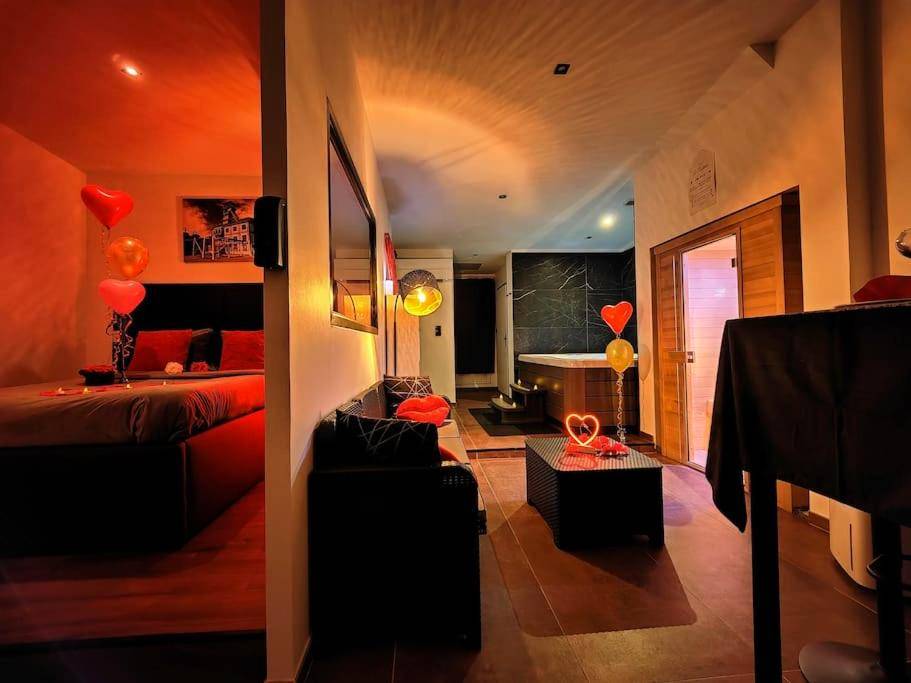 Vue principale - Love Room Lens - Le Loft Lens : Jacuzzi - sauna - hammam