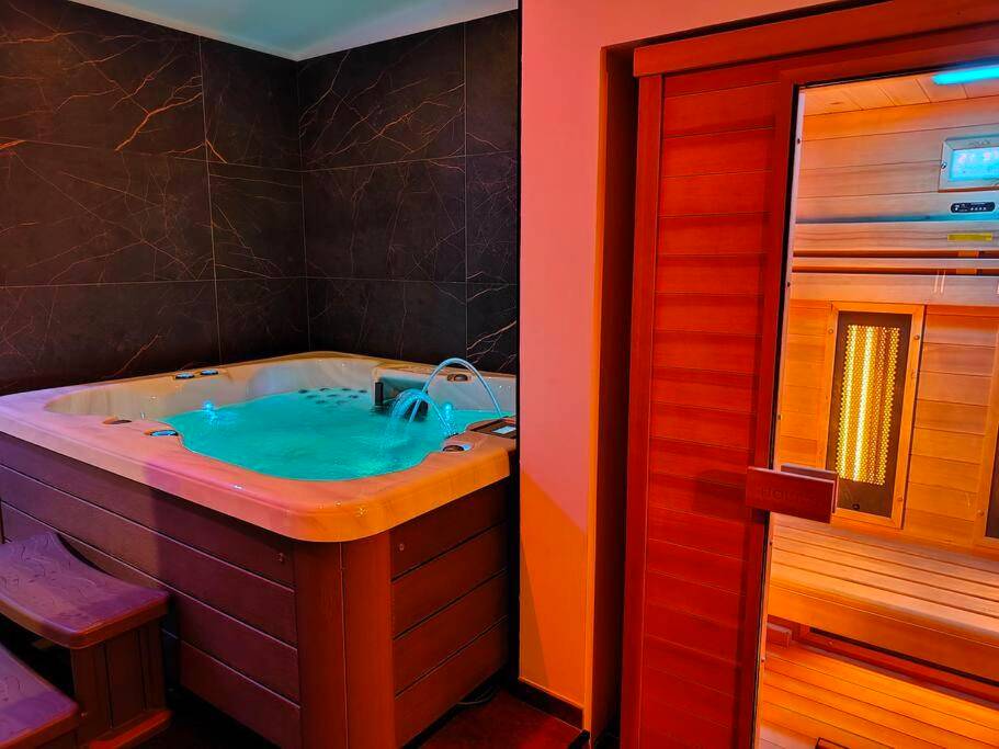 Photo du logement - Le Loft Lens : Jacuzzi - sauna - hammam