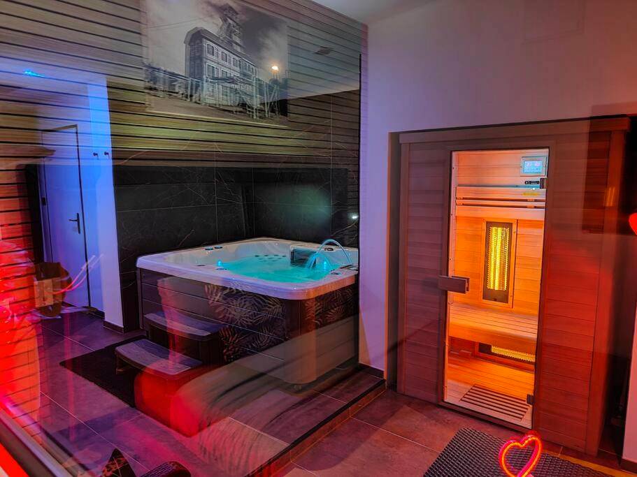 Photo du logement - Le Loft Lens : Jacuzzi - sauna - hammam
