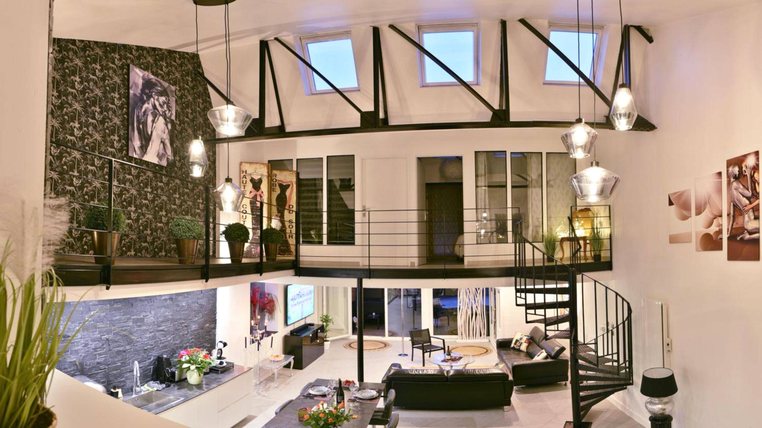 Photo du logement - Le LOFT, MoonLOVE, Jacuzzi et sauna privatifs sur terrasse, 120m2