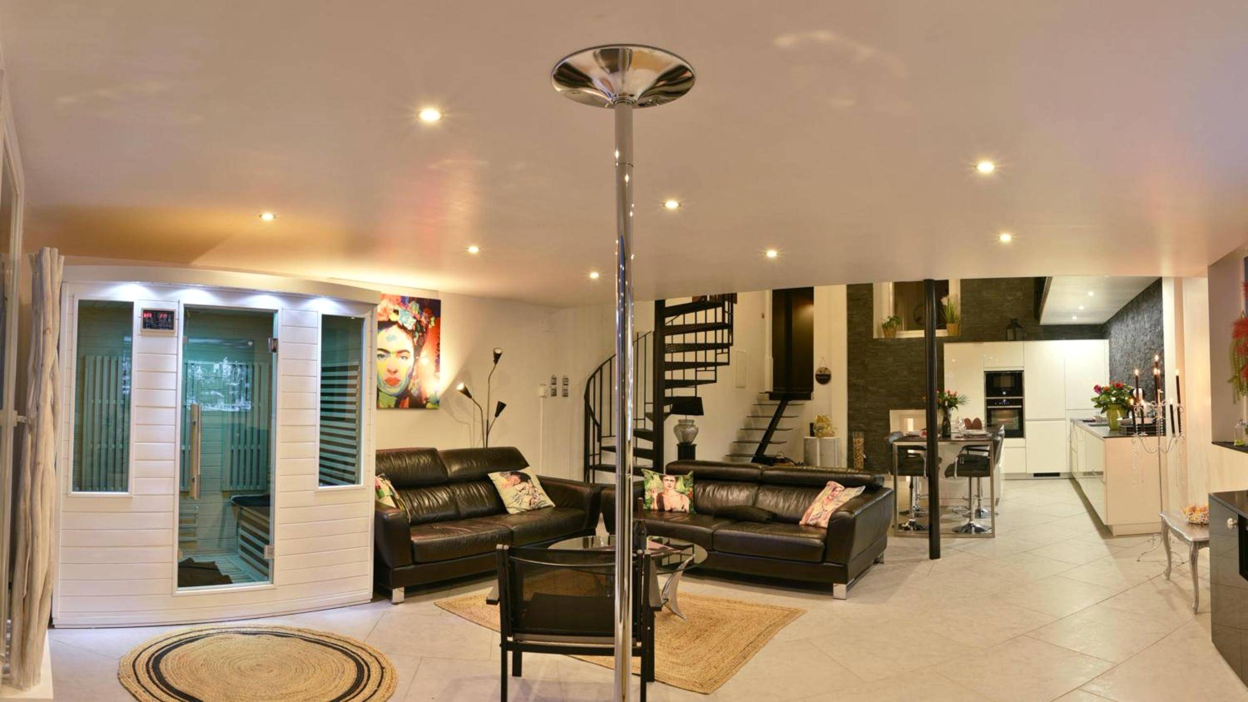 Photo du logement - Le LOFT, MoonLOVE, Jacuzzi et sauna privatifs sur terrasse, 120m2