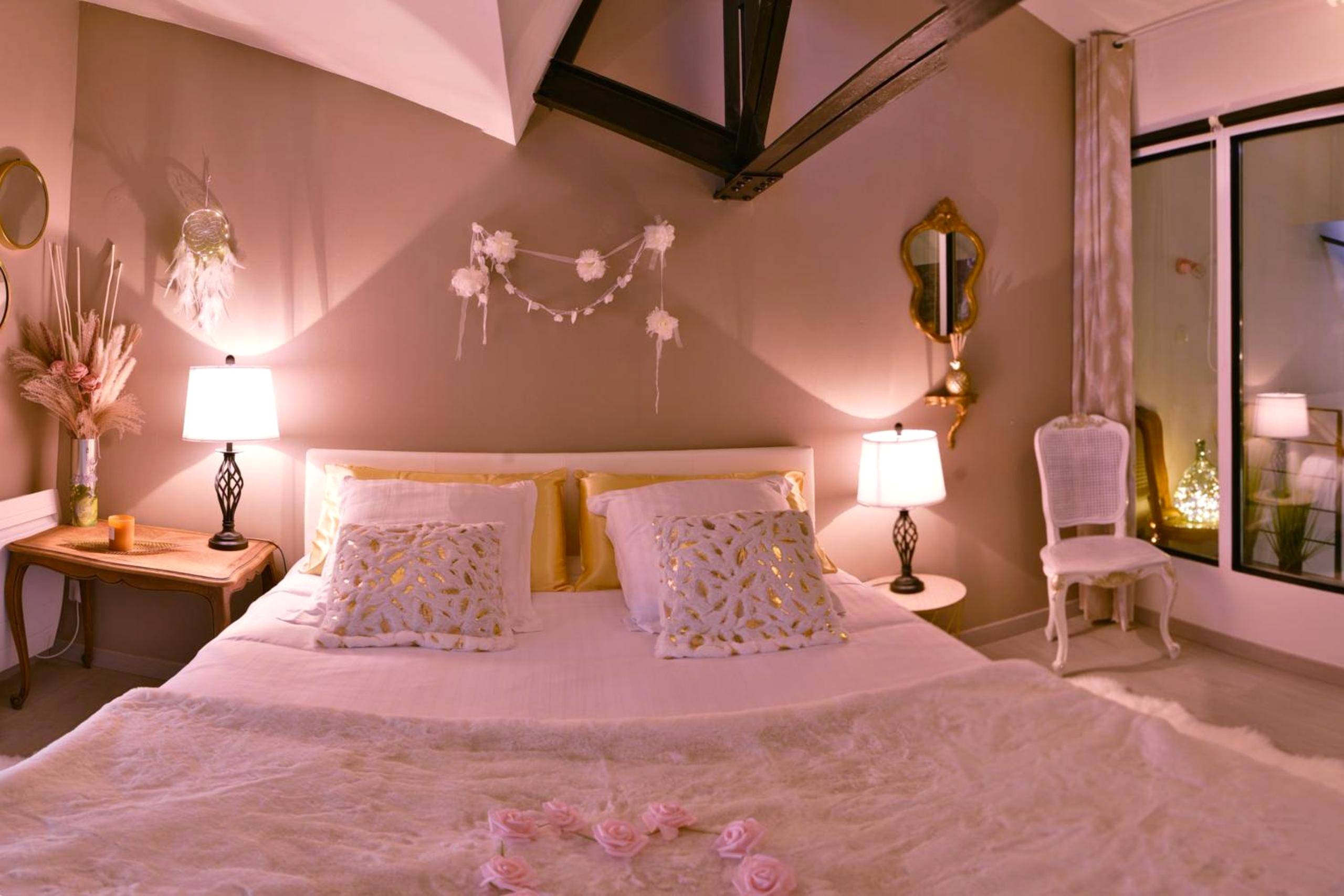 Photo du logement - Le LOFT, MoonLOVE, Jacuzzi et sauna privatifs sur terrasse, 120m2