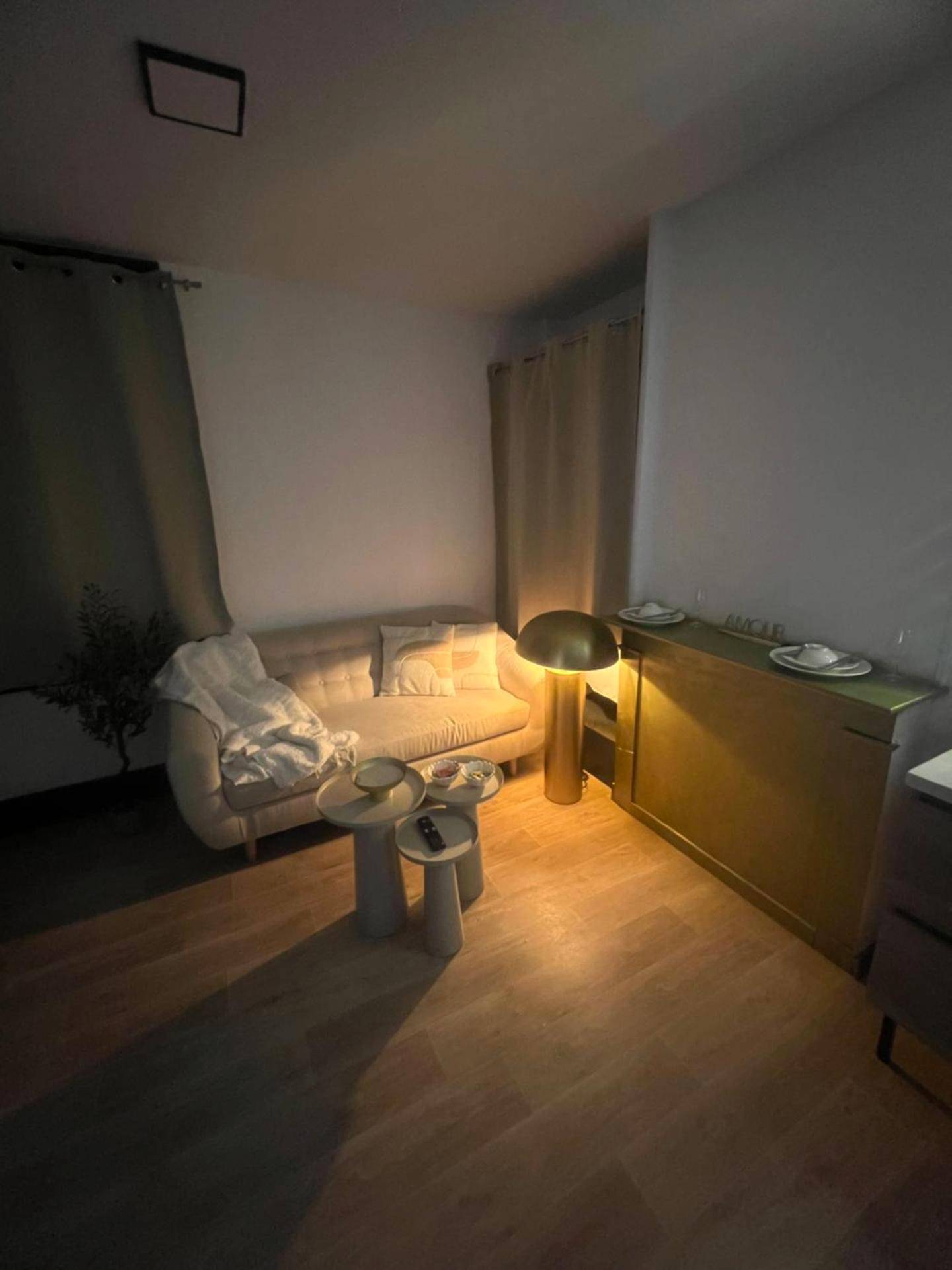 Photo du logement - Loft ravissant 45m2 Jacuzzi RVB NIGHT 2 ÉTABLISSEMENT FERMÉ DÉFINITIVEMENT